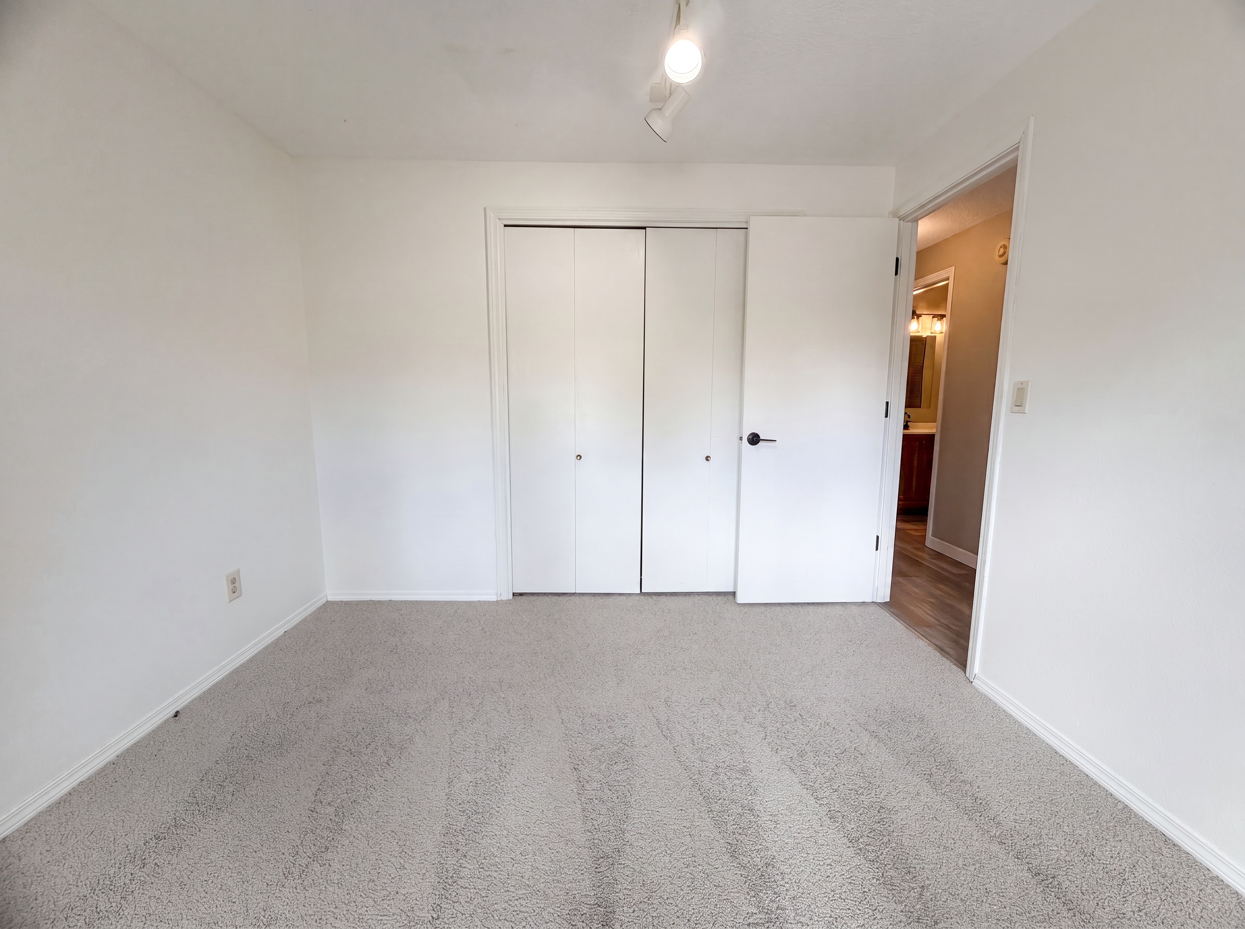 Photo 11 of 16 of 4246 Spring Rock Cir, West Linn, OR