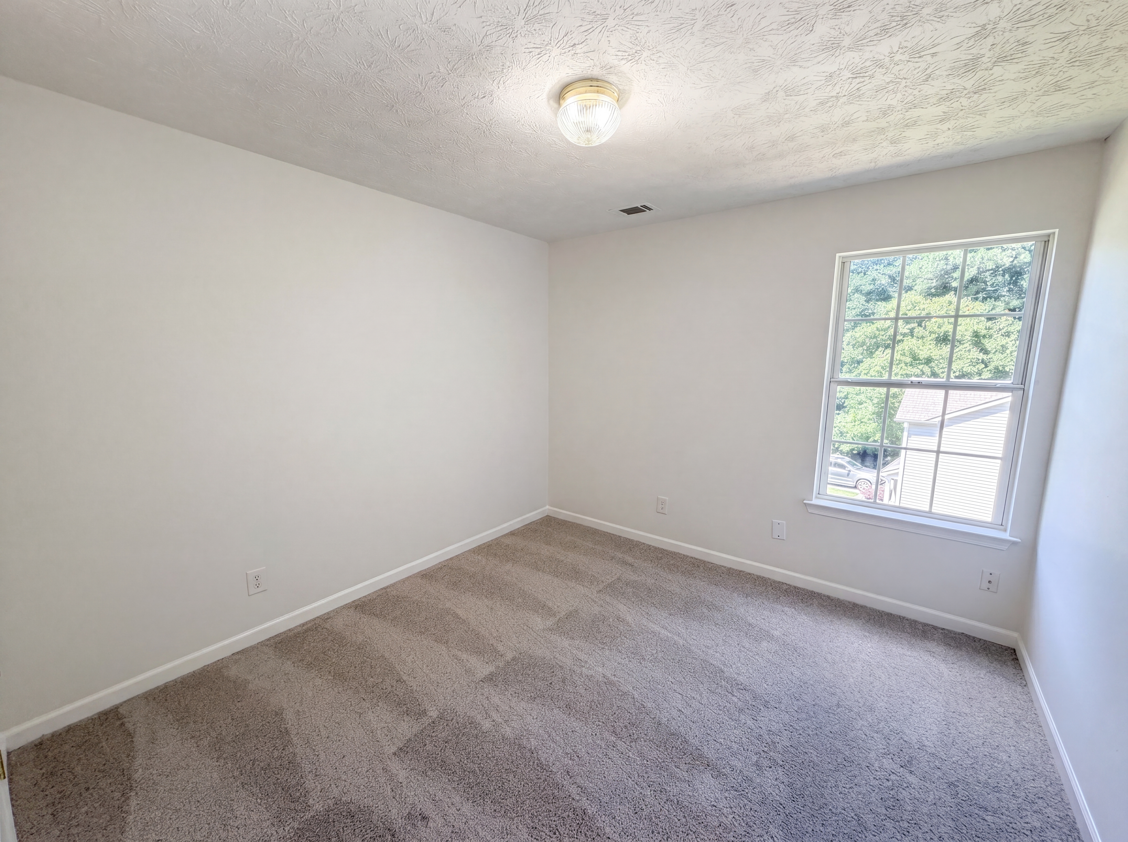 Photo 12 of 25 of 3582 Coveside Ct, Loganville, GA