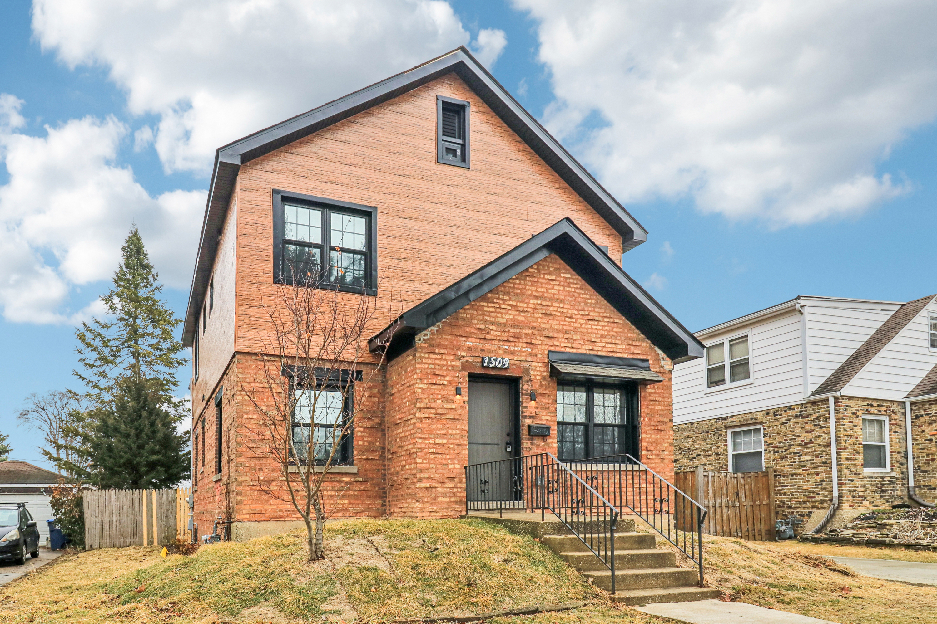Photo 21 of 48 of 1509 Center St, Des Plaines, IL