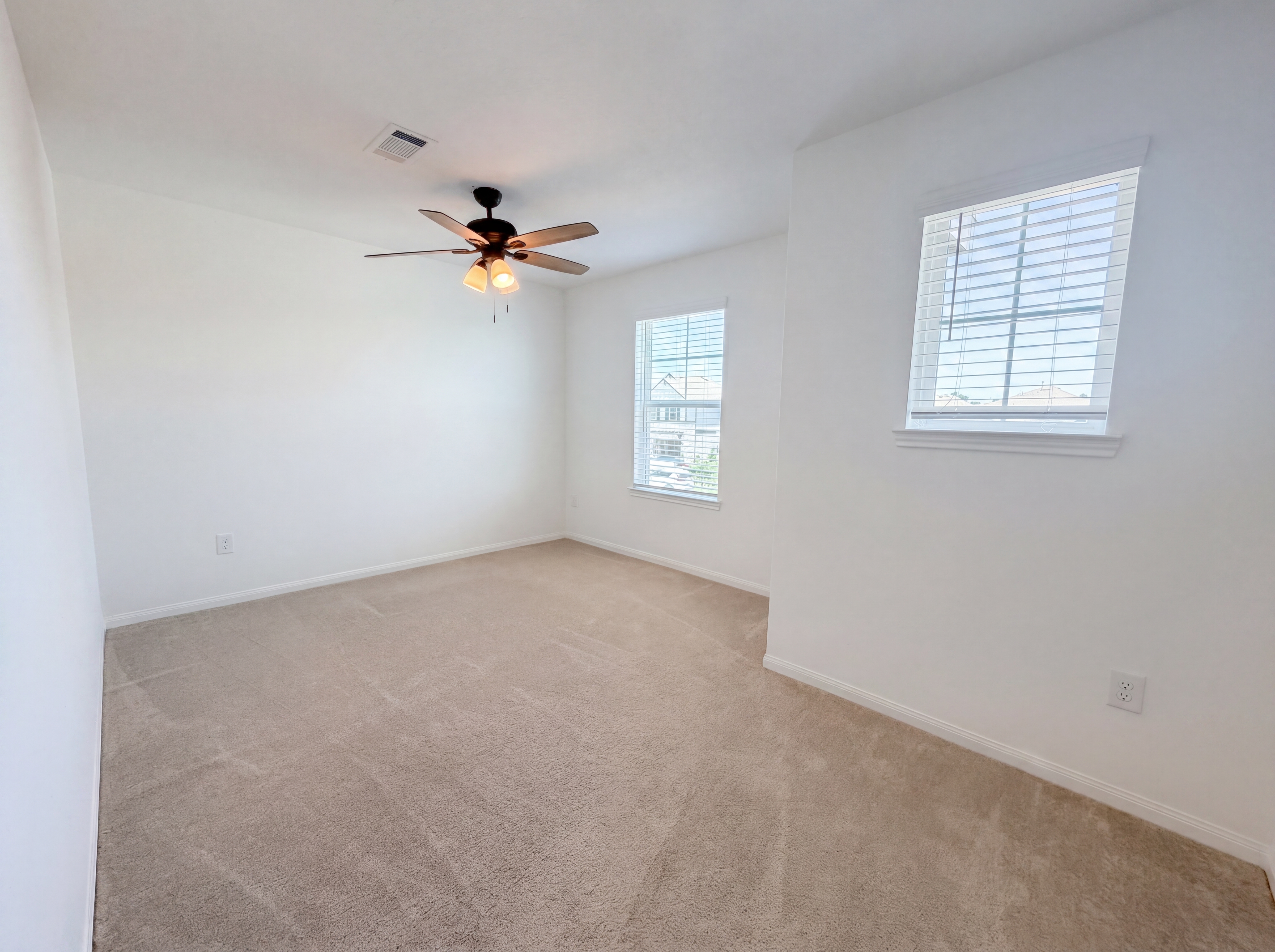Photo 9 of 24 of 25635 Balsamroot Dr, Magnolia, TX