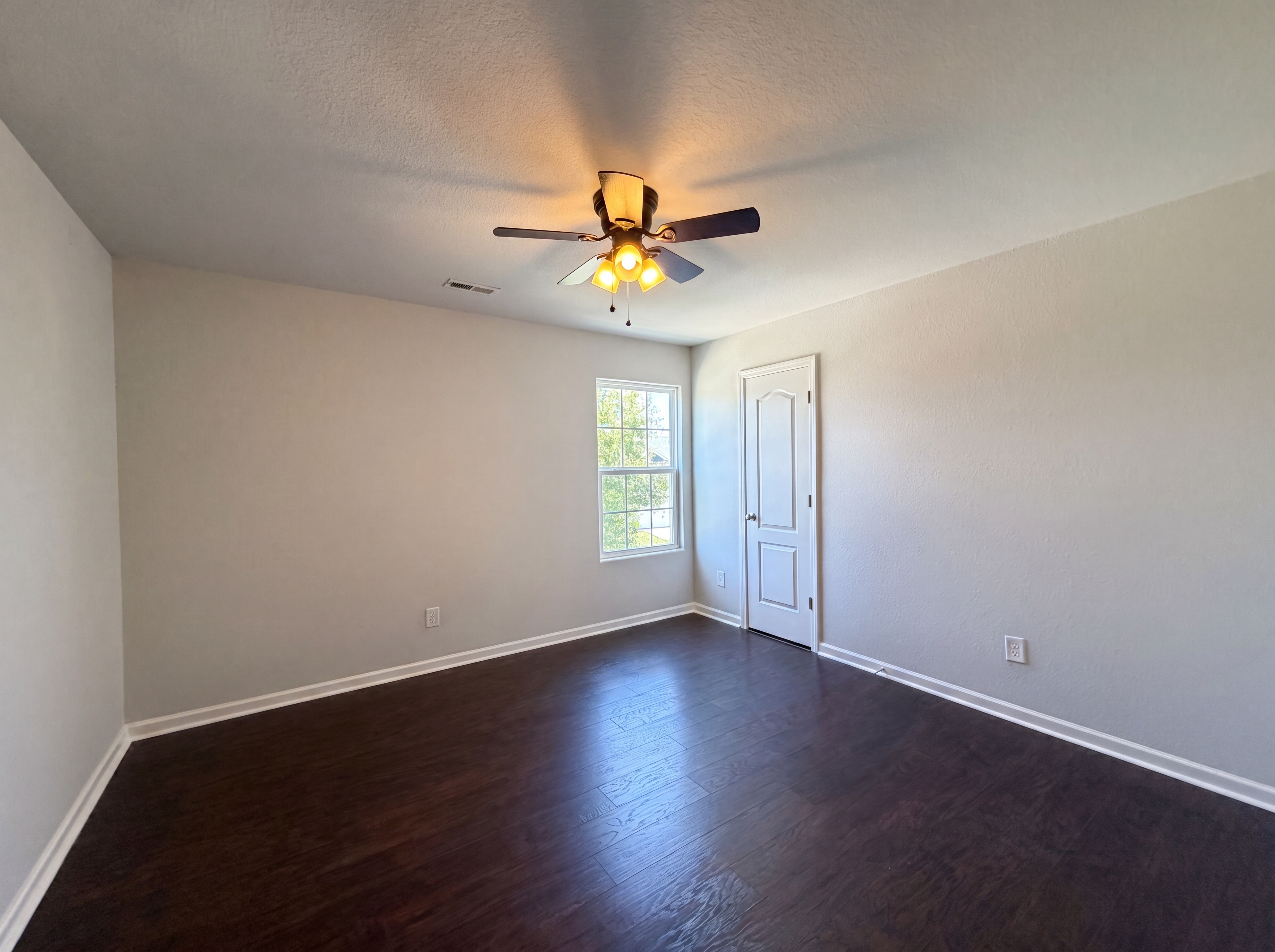Photo 10 of 17 of 4034 Rosfield Dr, Charlotte, NC