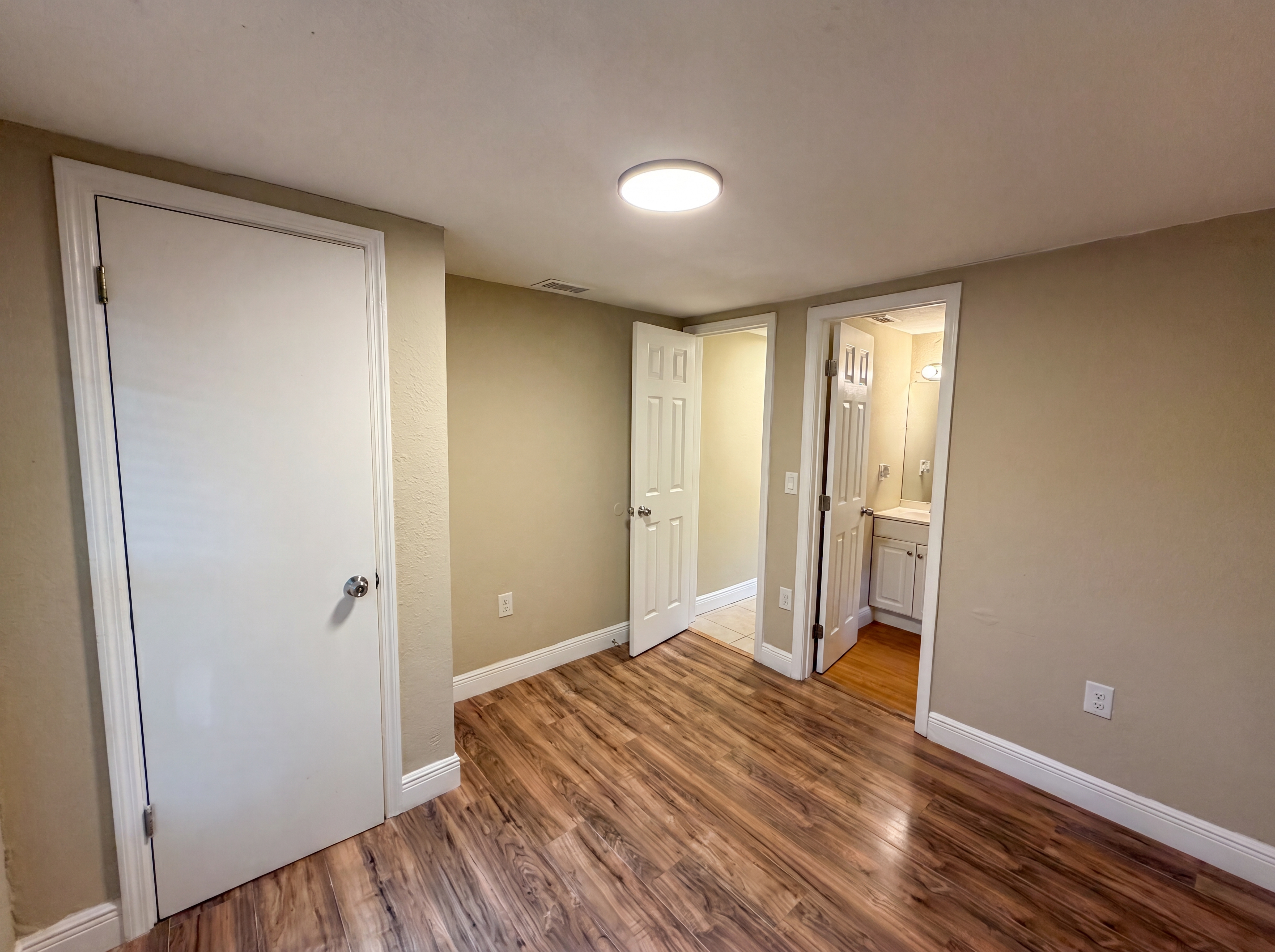 Photo 13 of 23 of 1506 W 16th St, Sanford, FL