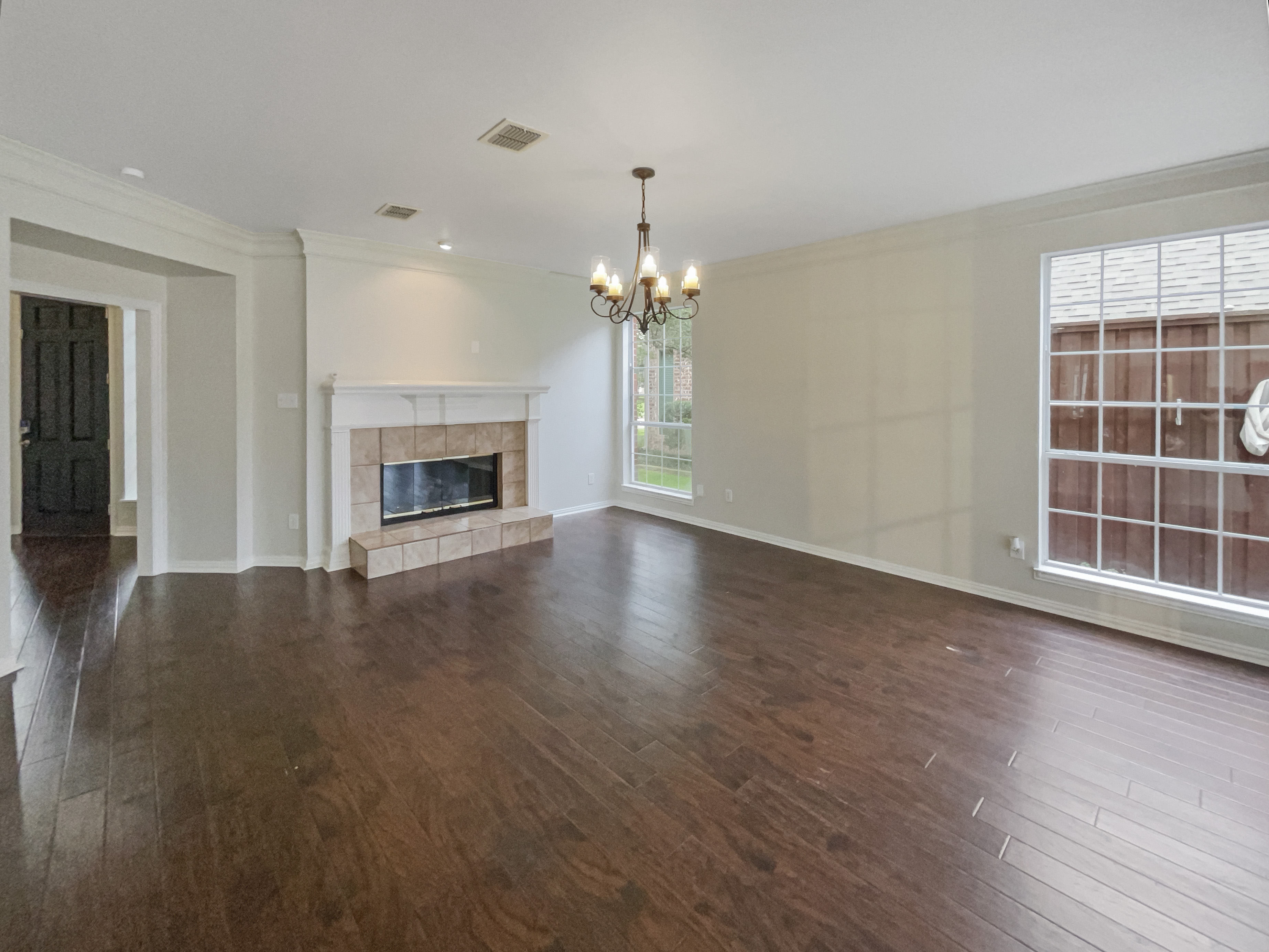Photo 3 of 41 of 413 Thunderbrook Rd, Garland, TX