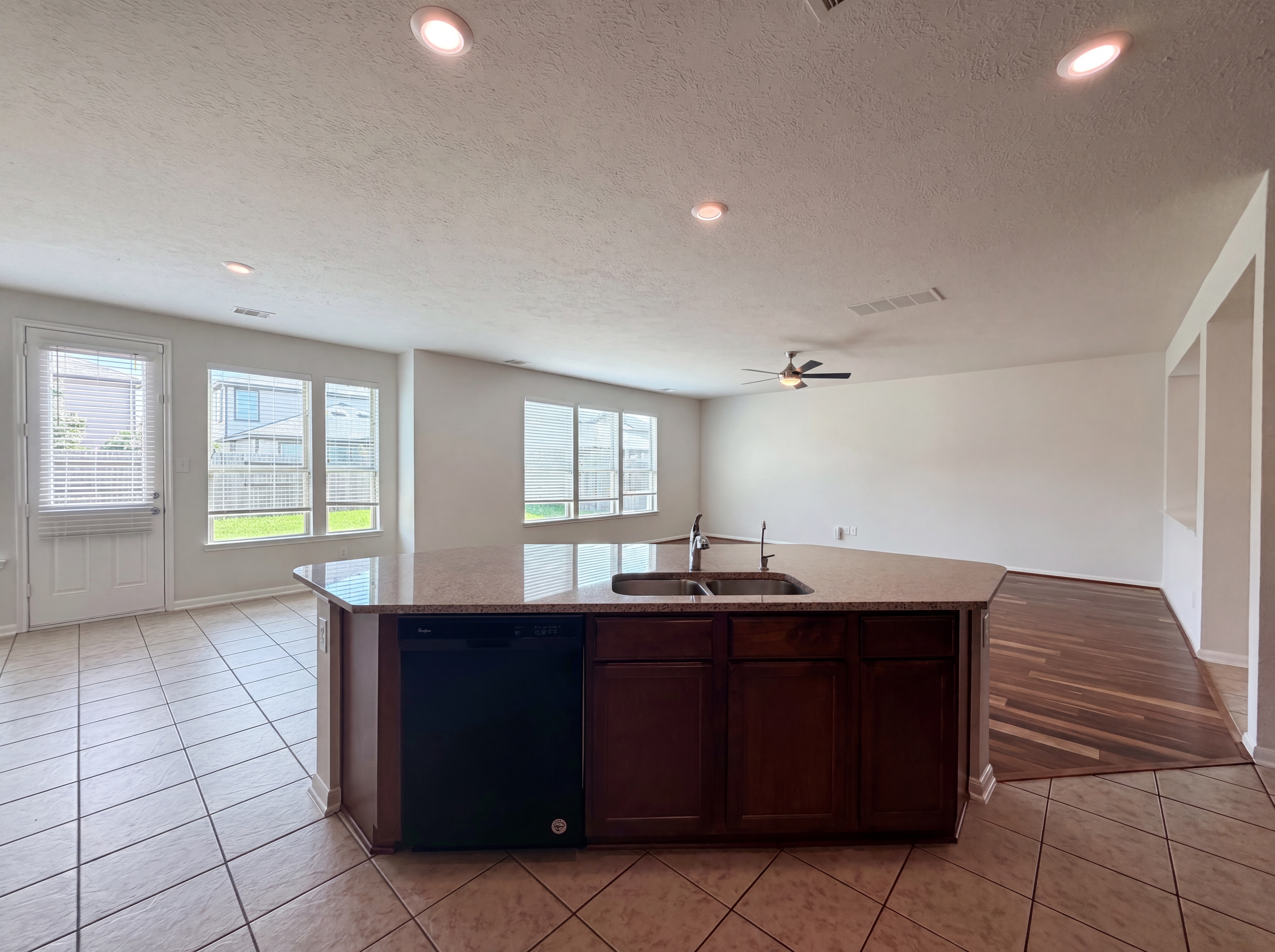 Photo 11 of 26 of 19022 Tower Rose Ct, Katy, TX