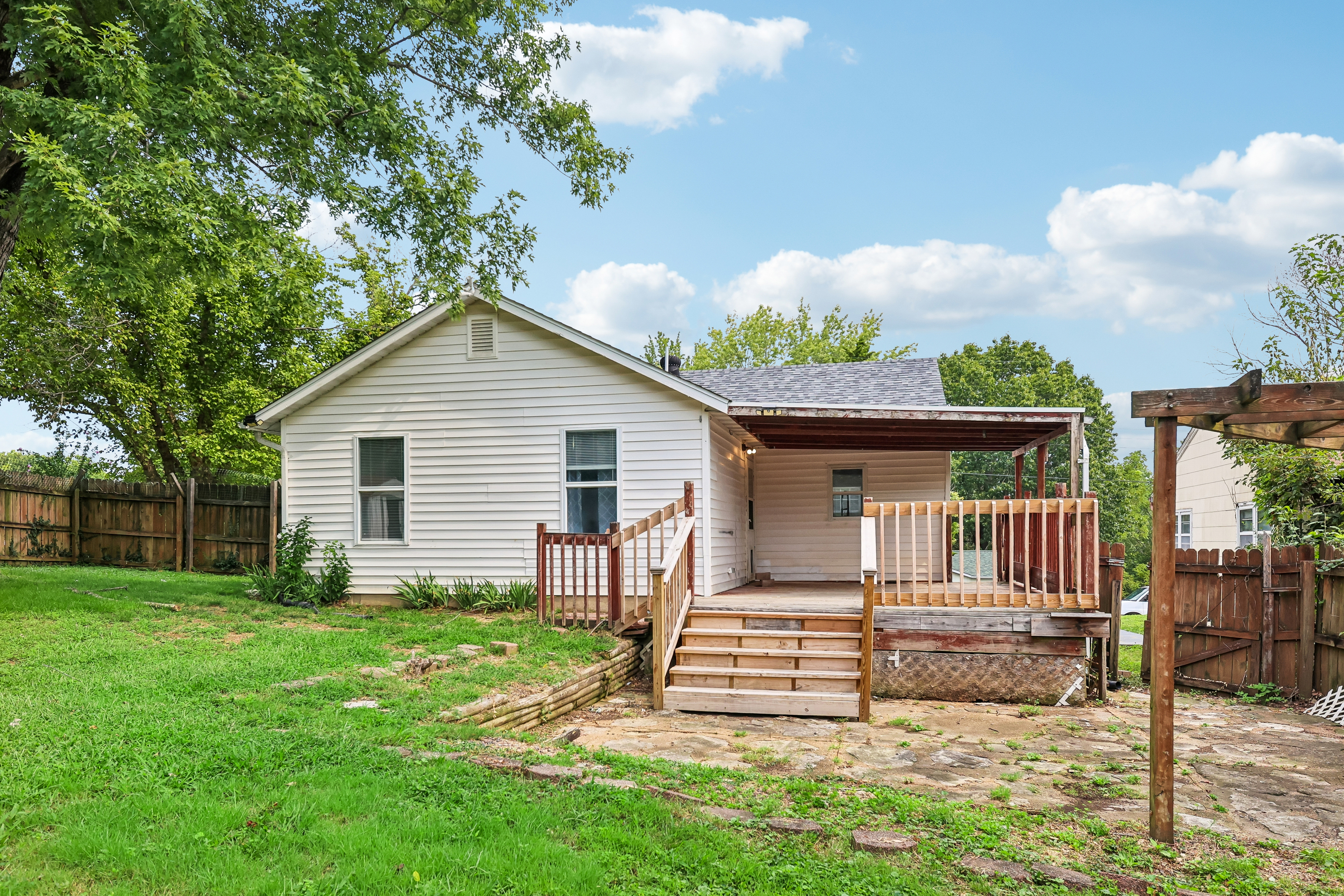 Photo 5 of 37 of 920 Maupin St, Saint Clair, MO