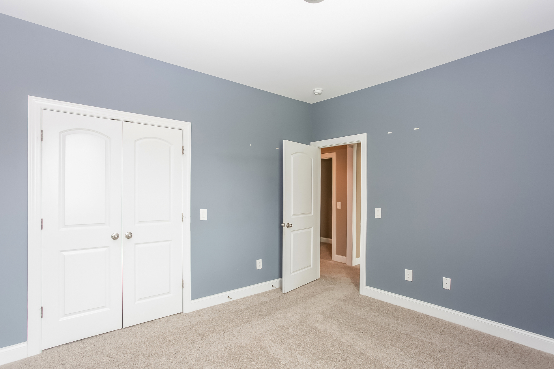 Photo 19 of 37 of 205 N Centurion Ln, Mount Holly, NC