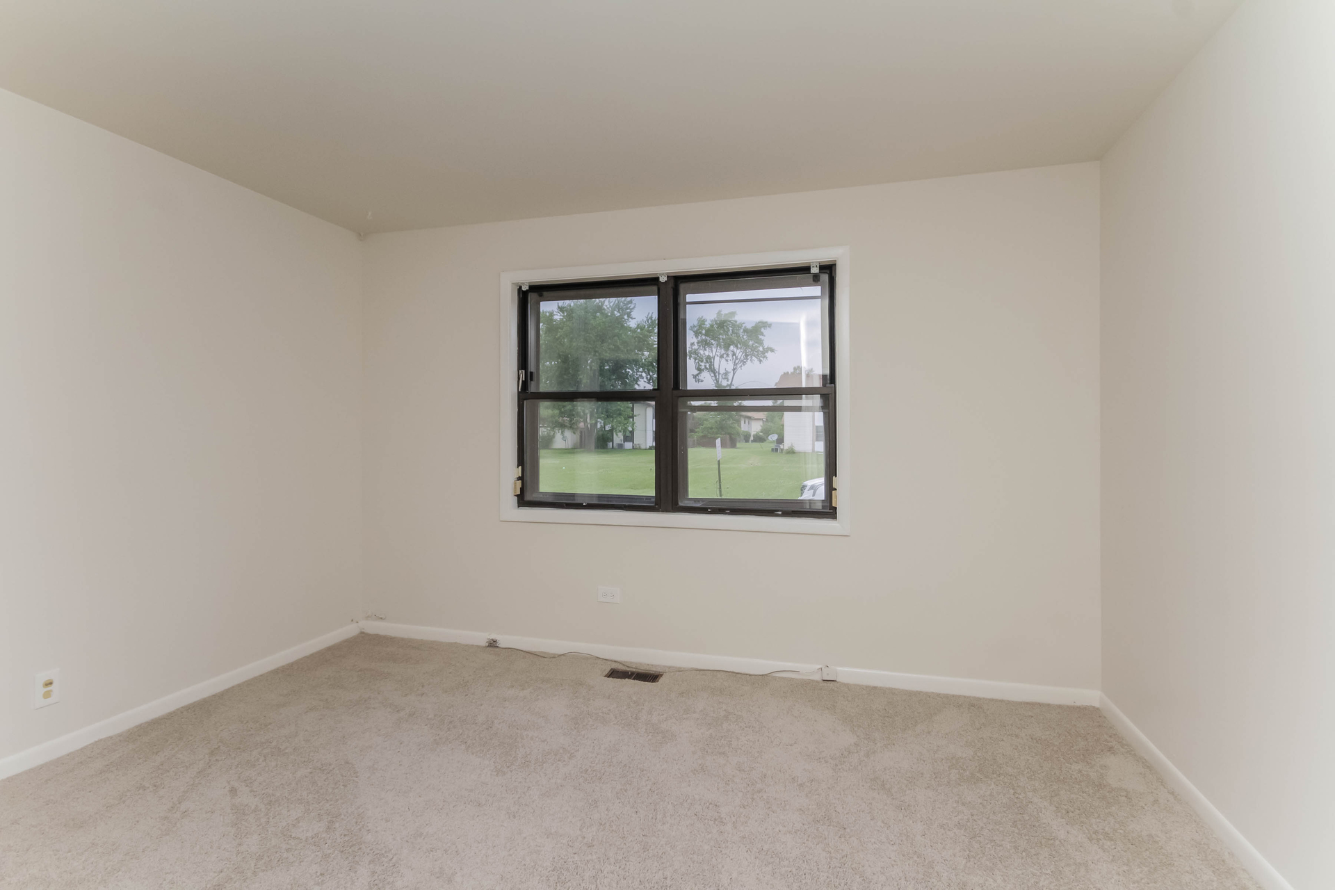 Photo 28 of 42 of 4133 193rd St, Country Club Hills, IL