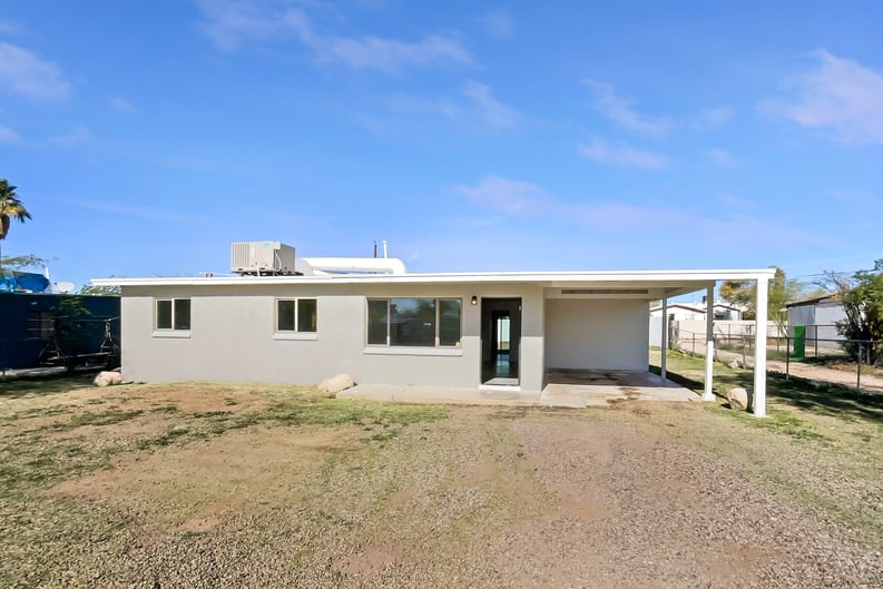 Property photo 1 of 802 W Tipton Dr
