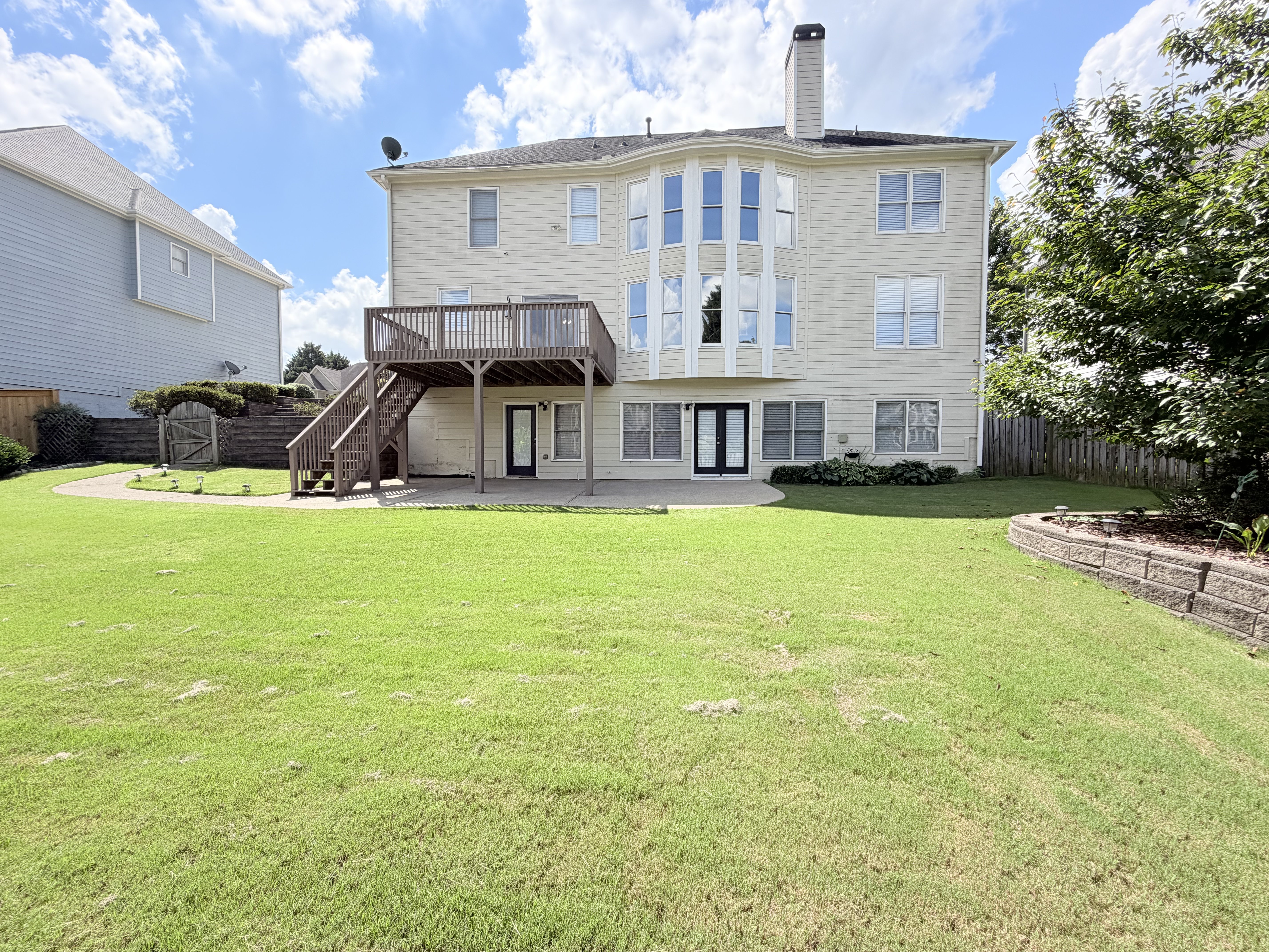 Photo 5 of 44 of 1639 Mapmaker Dr, Dacula, GA