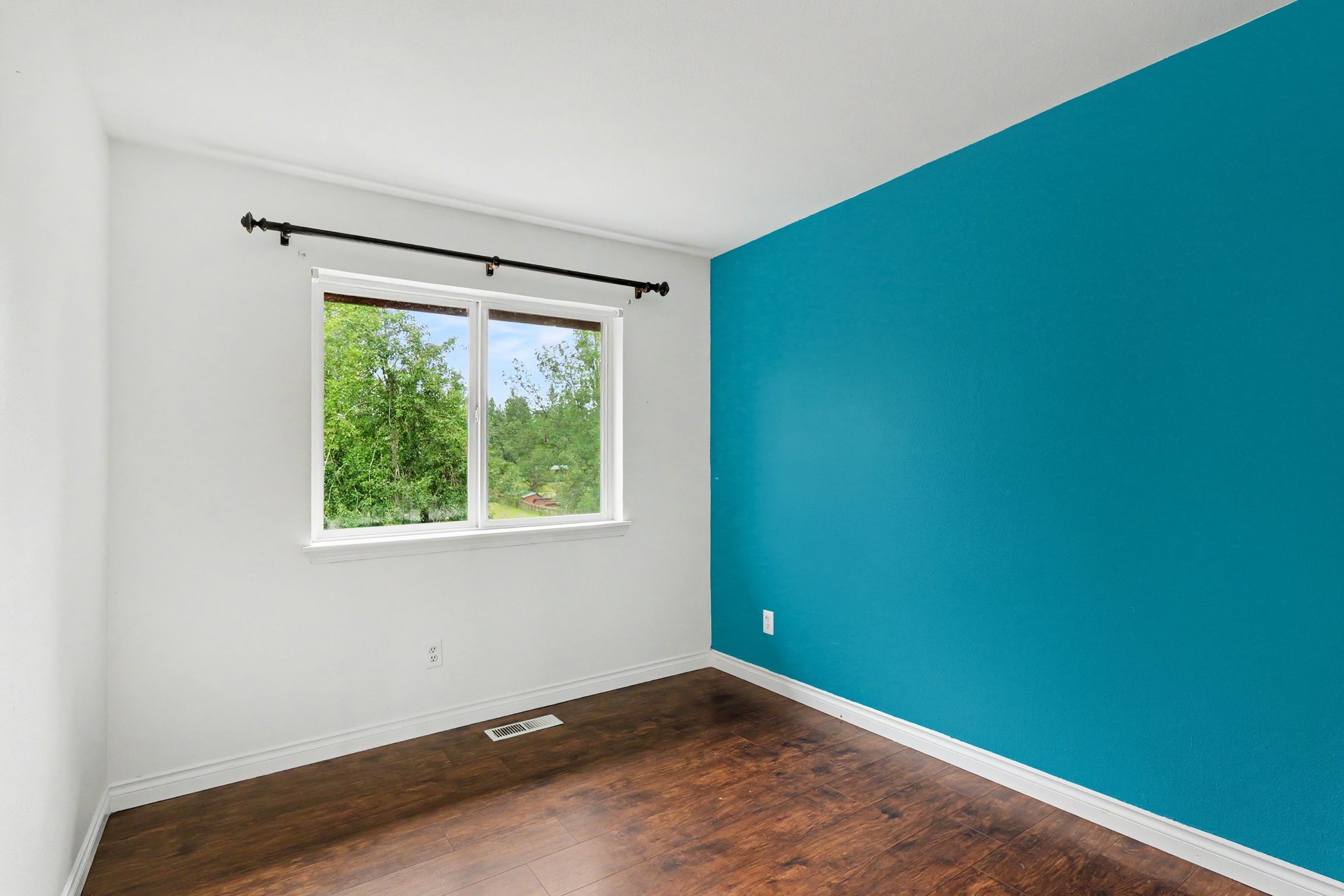 Photo 15 of 22 of 35620 92nd Avenue Ct S, McKenna, WA