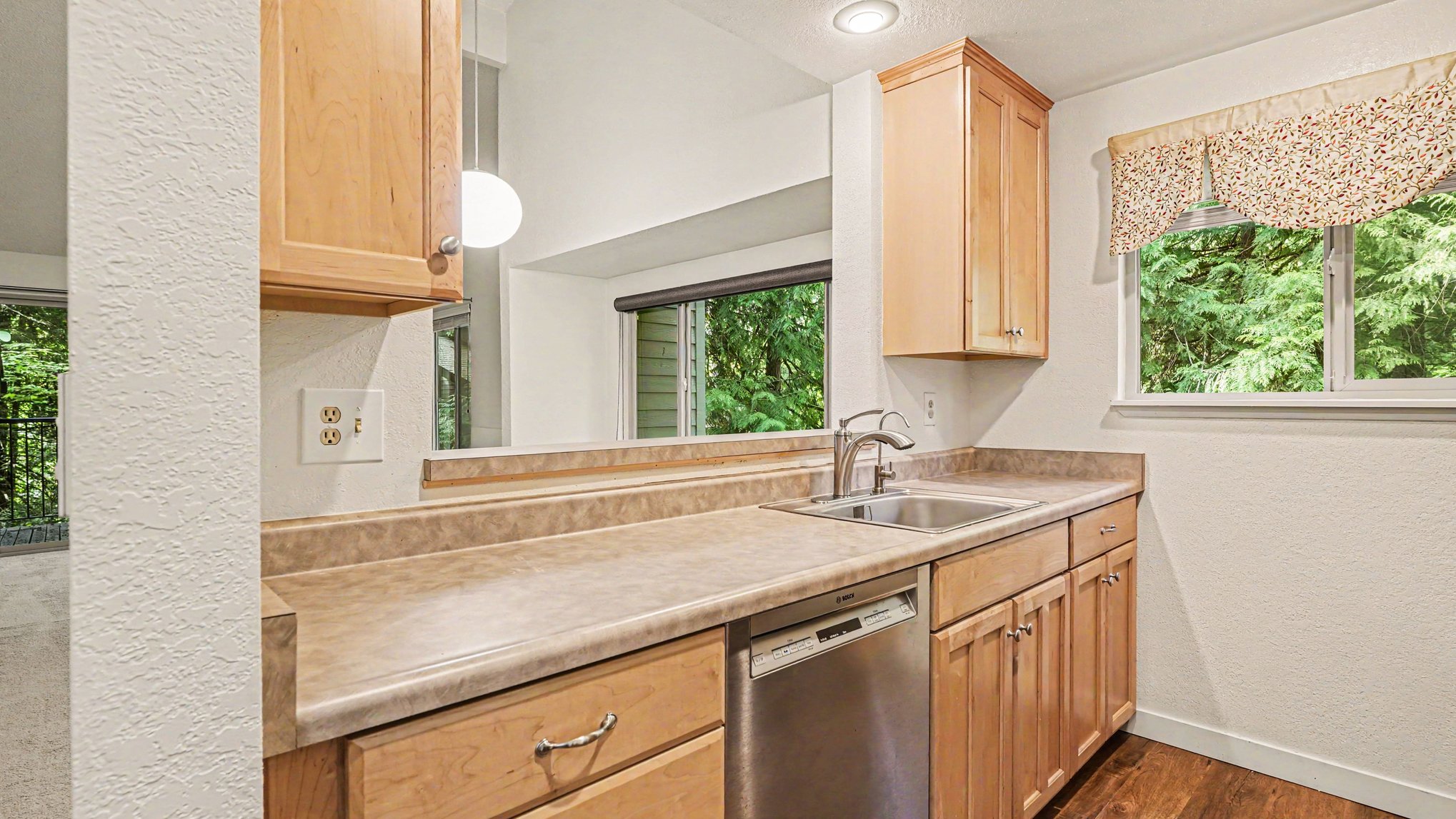 Photo 9 of 17 of 8033 145th Ave NE, Redmond, WA