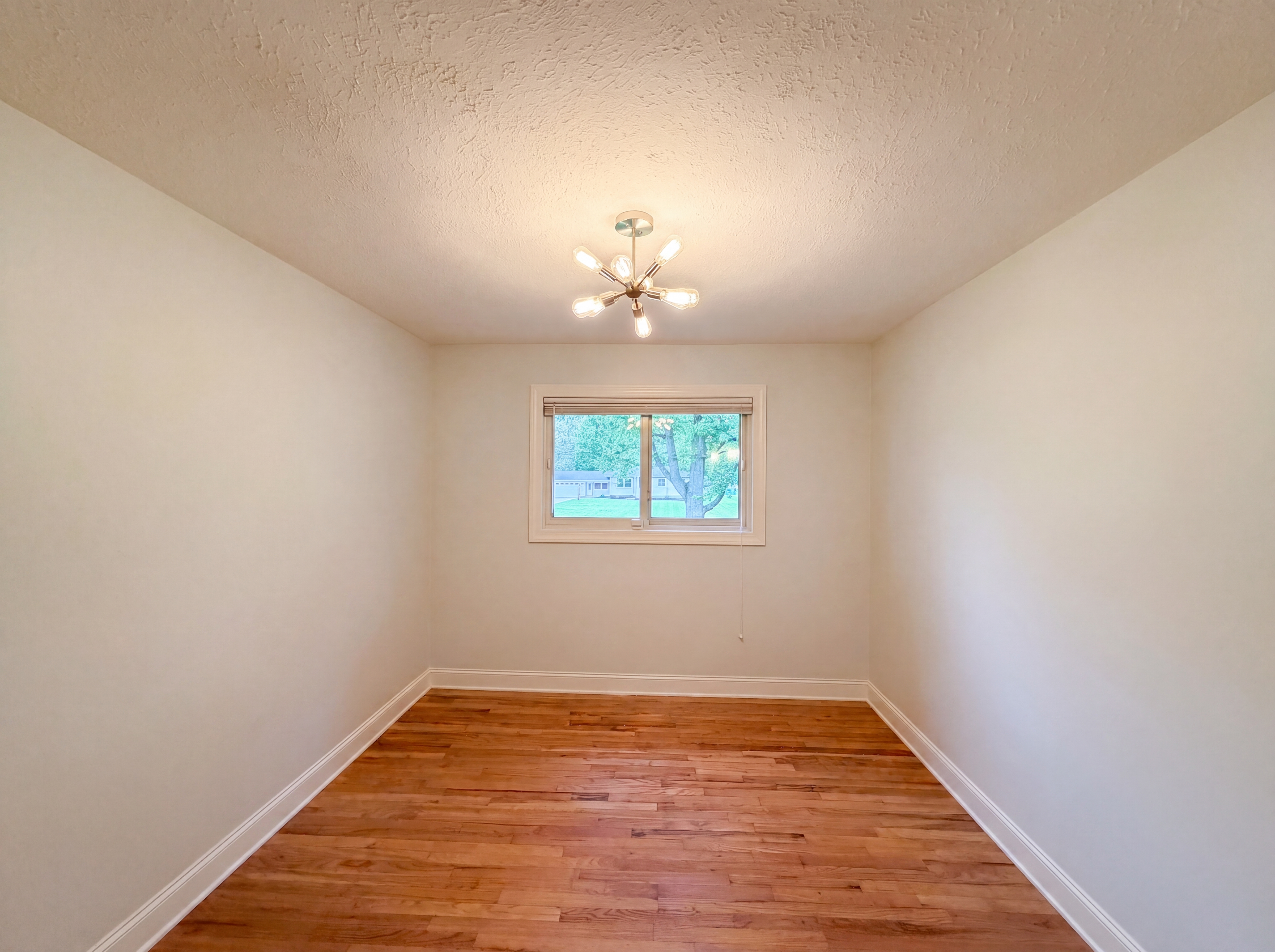 Photo 9 of 22 of 10845 Gregory Ln, North Royalton, OH