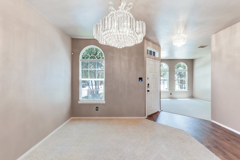 Photo 2 of 26 - 509 Cassia Way, Arlington, TX 76002