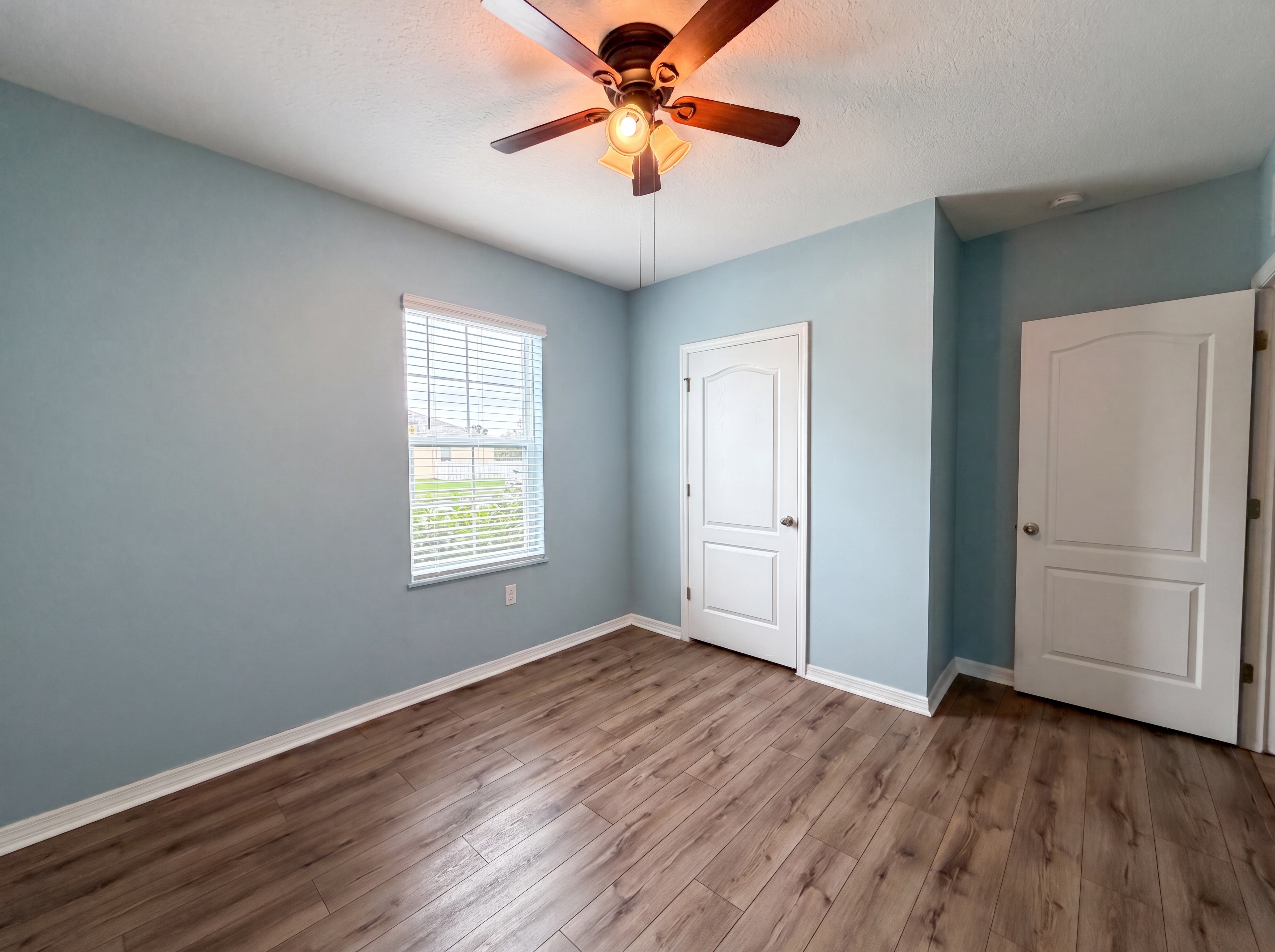 Photo 12 of 25 of 5805 71st St E, Palmetto, FL
