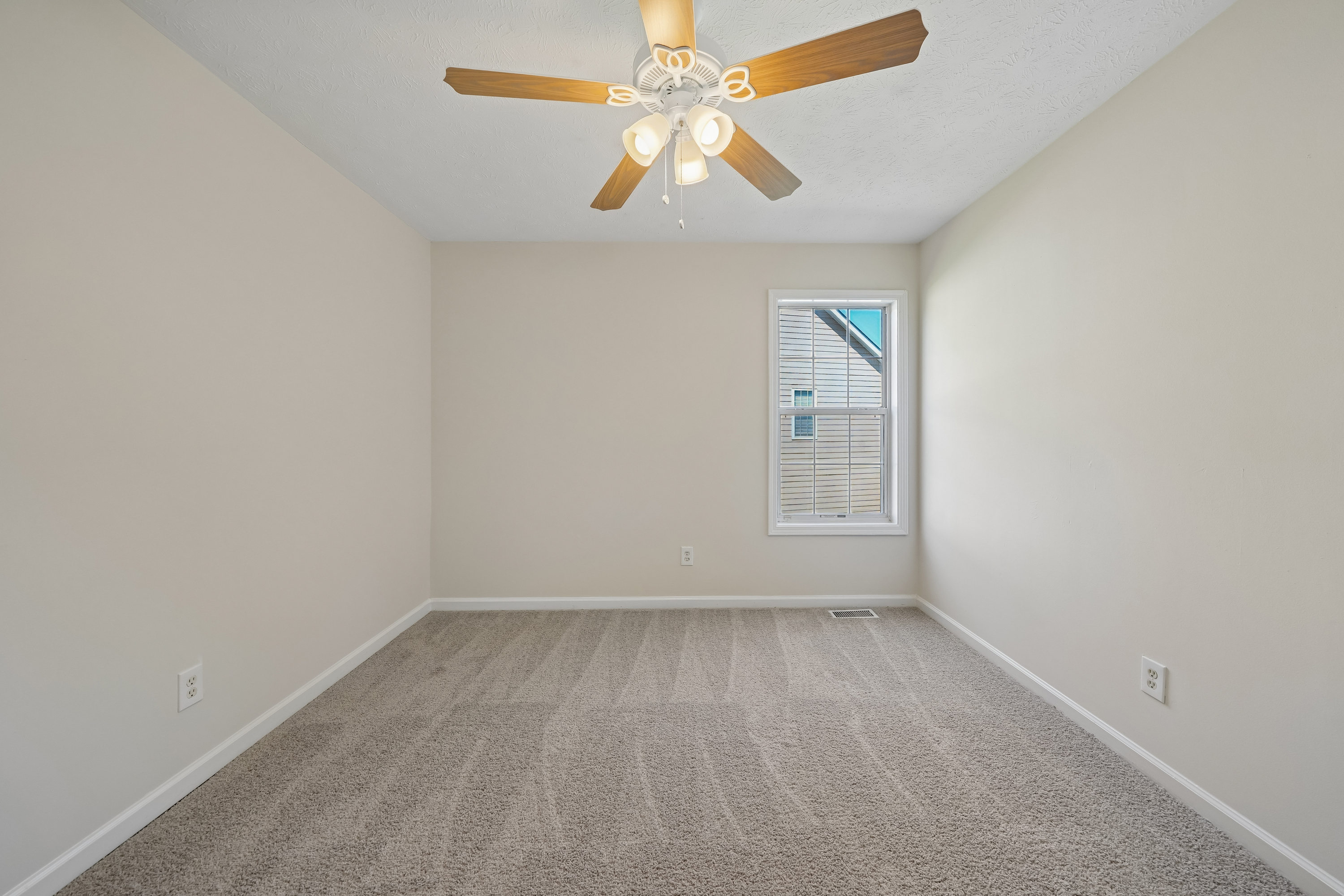 Photo 20 of 37 of 3493 Dunbar Ln, Suwanee, GA