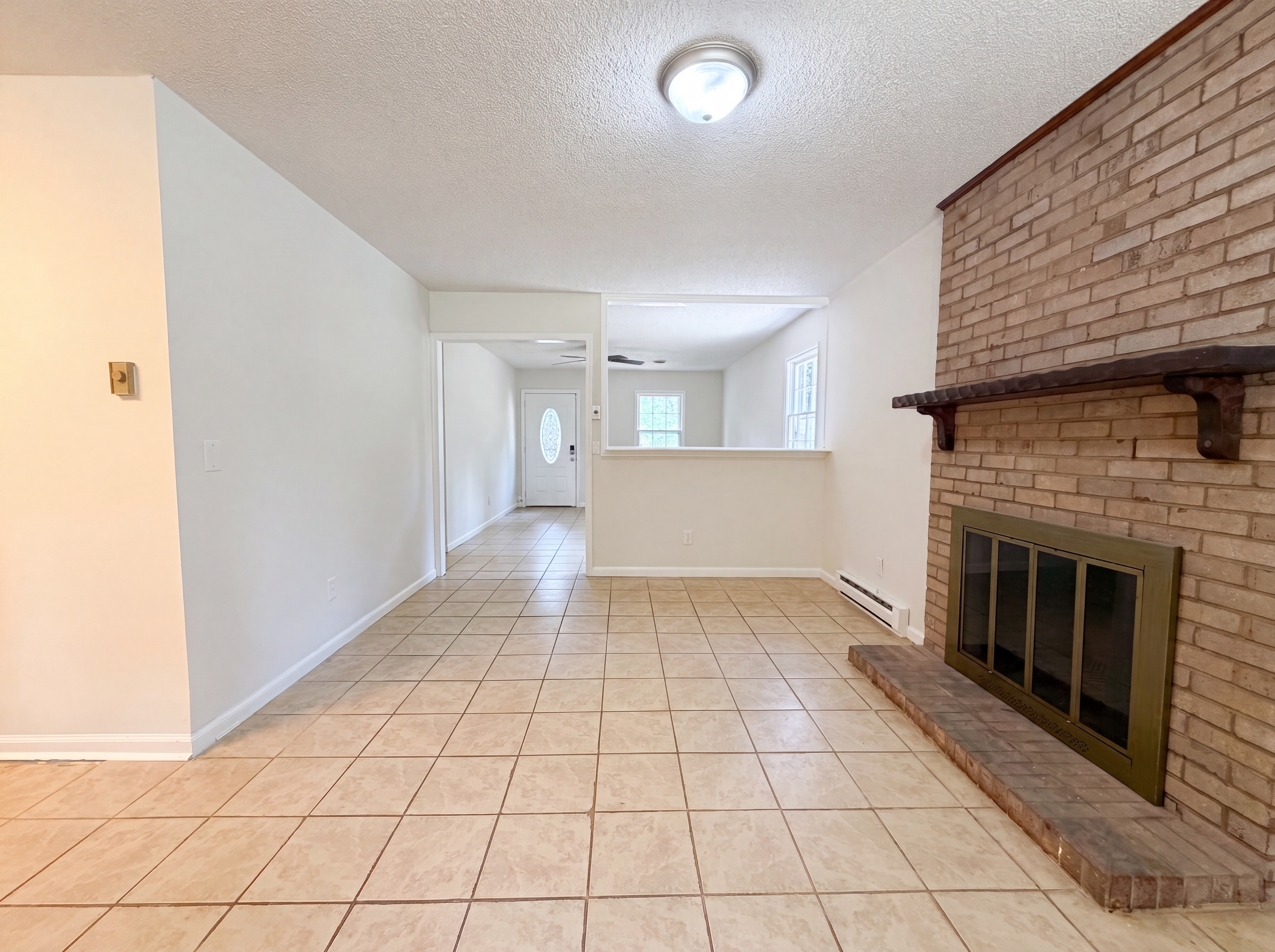 Photo 3 of 23 of 4708 Chaucer Dr, Greensboro, NC