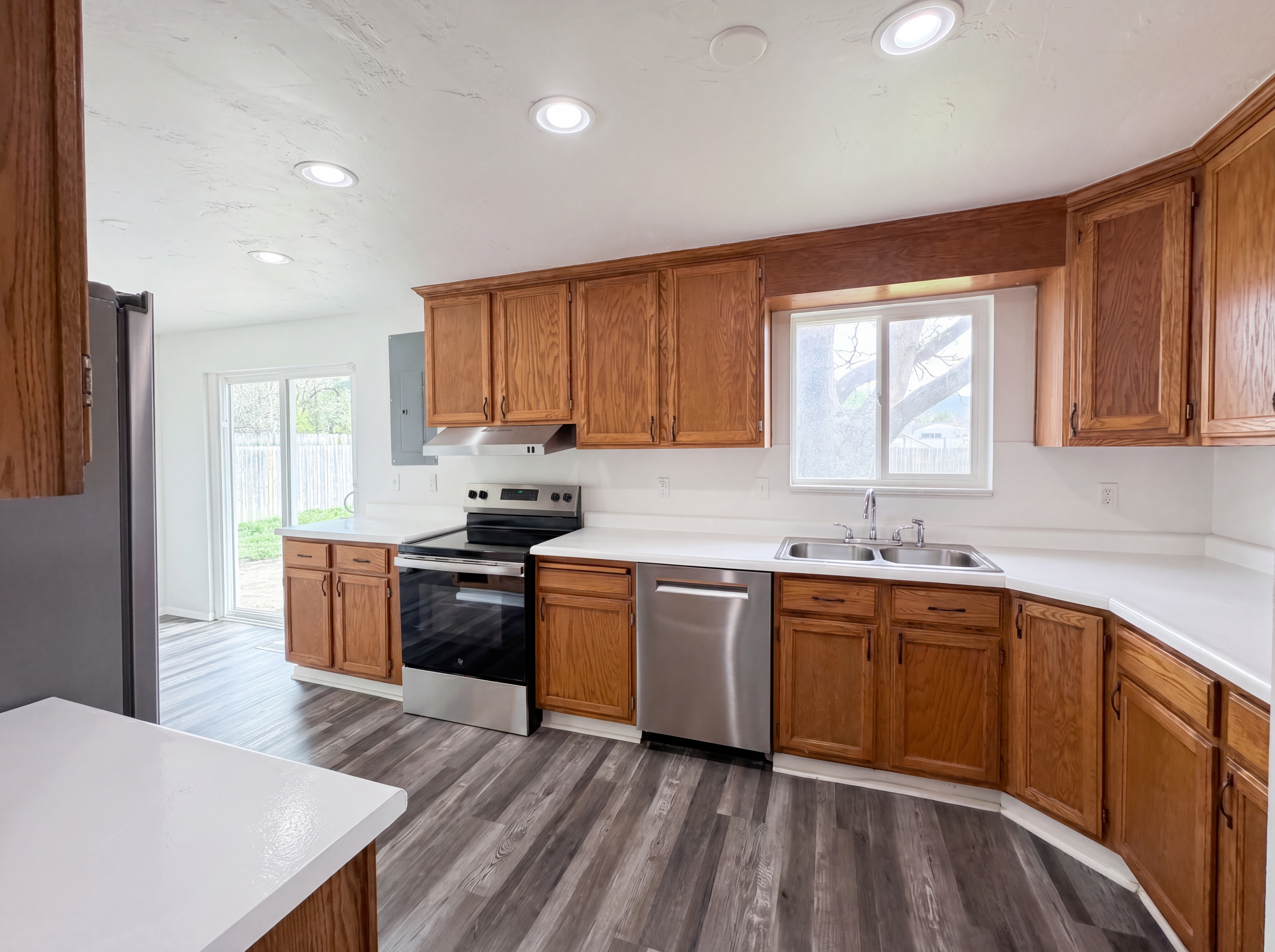 Photo 7 of 21 of 408 N 1500 W, Clinton, UT