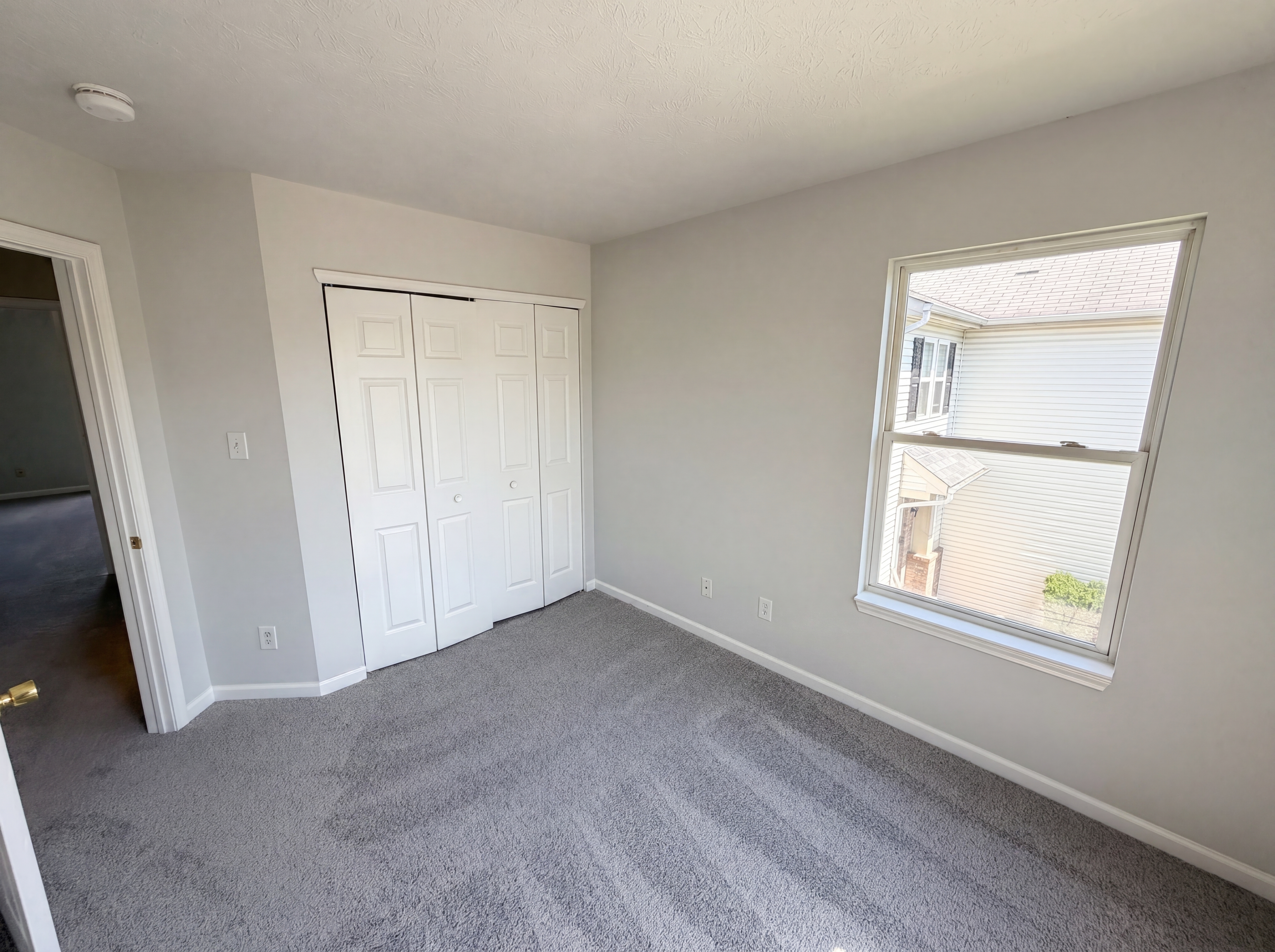 Photo 14 of 22 of 4322 Rhapsody Ln, Indianapolis, IN