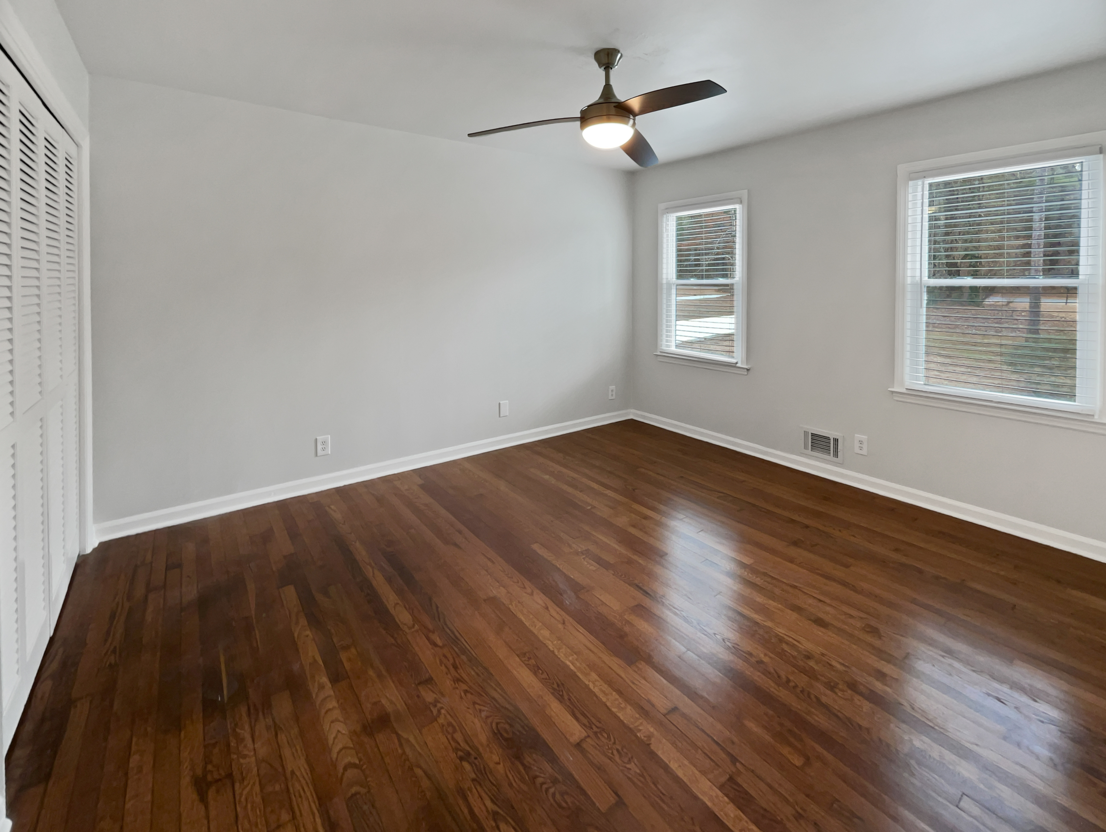 Photo 5 of 37 of 6390 E Stubbs Rd, Atlanta, GA