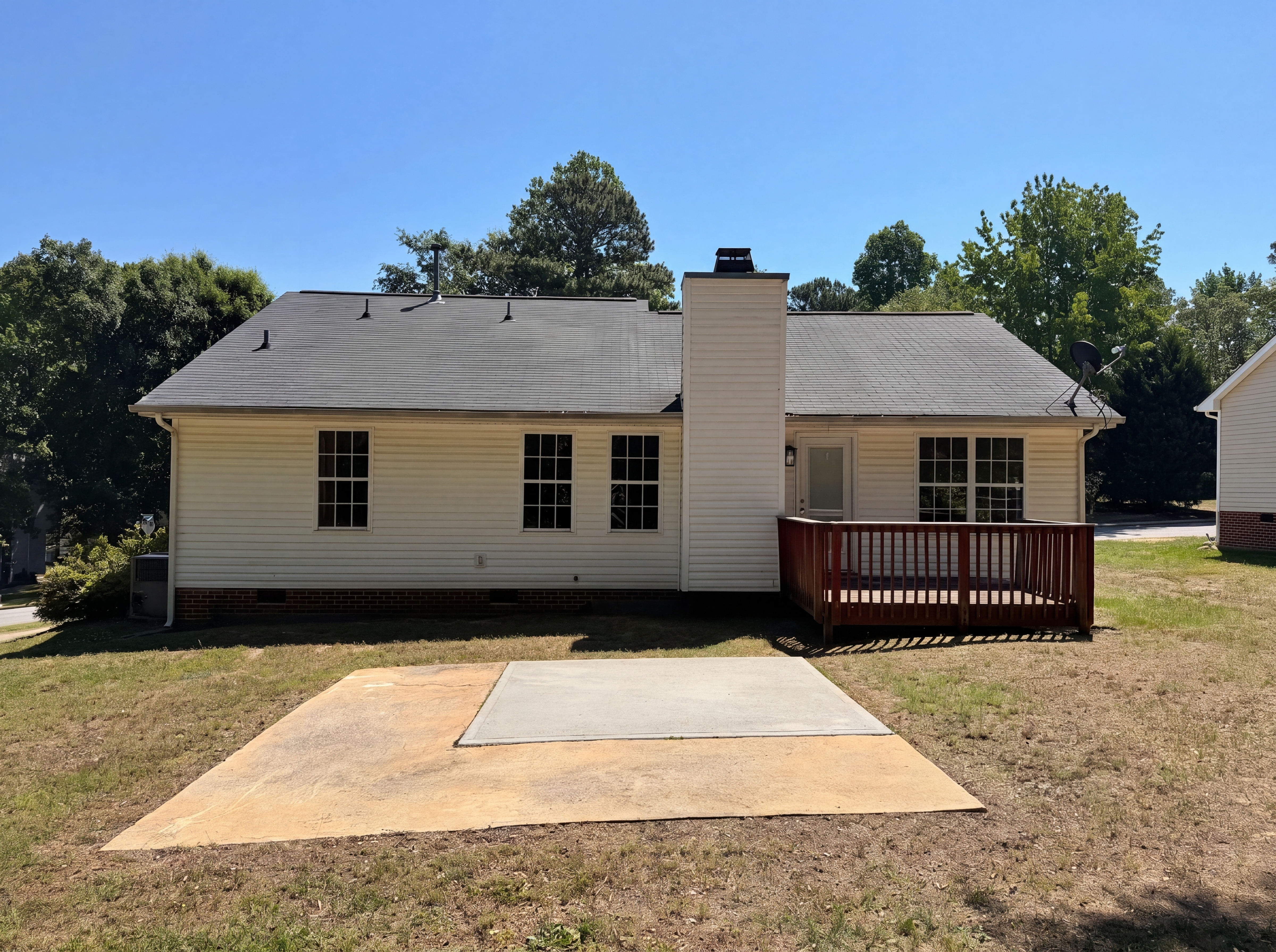 Photo 19 of 20 of 301 Hocutt Dr, Clayton, NC