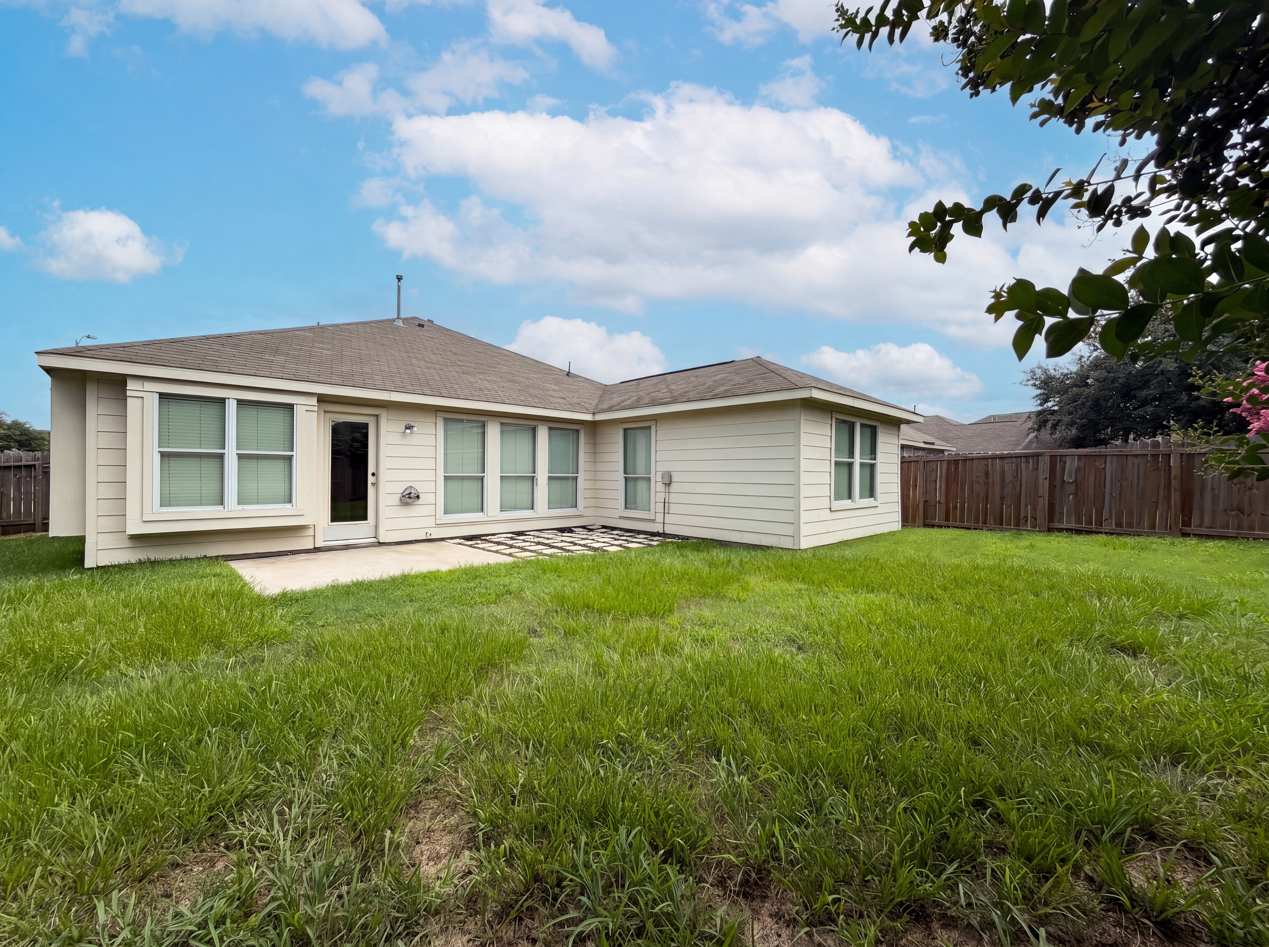 Photo 19 of 20 of 6843 Tammany Manor Ln, Spring, TX