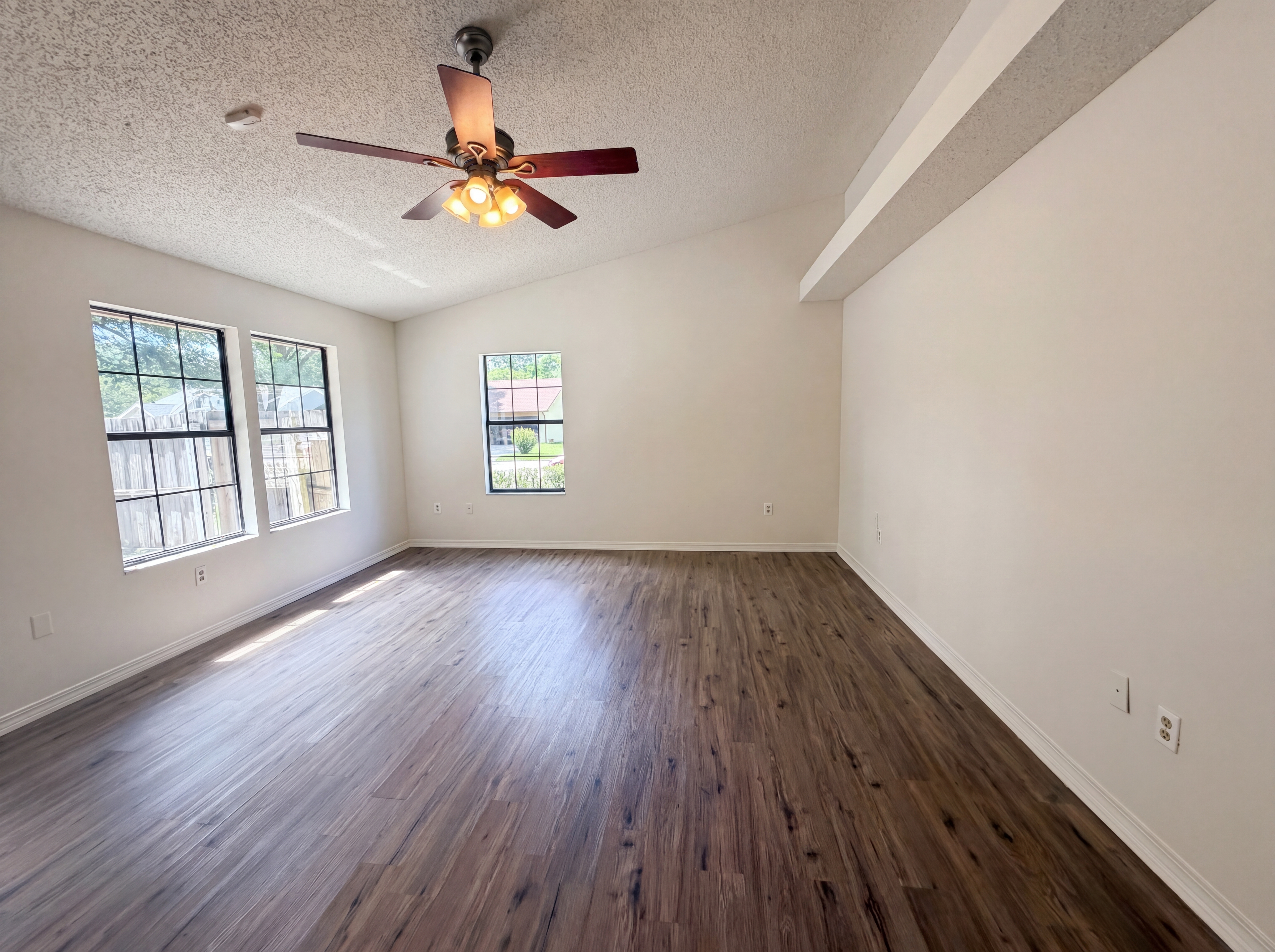 Photo 7 of 20 of 3160 Bridgeview Dr, Jacksonville, FL