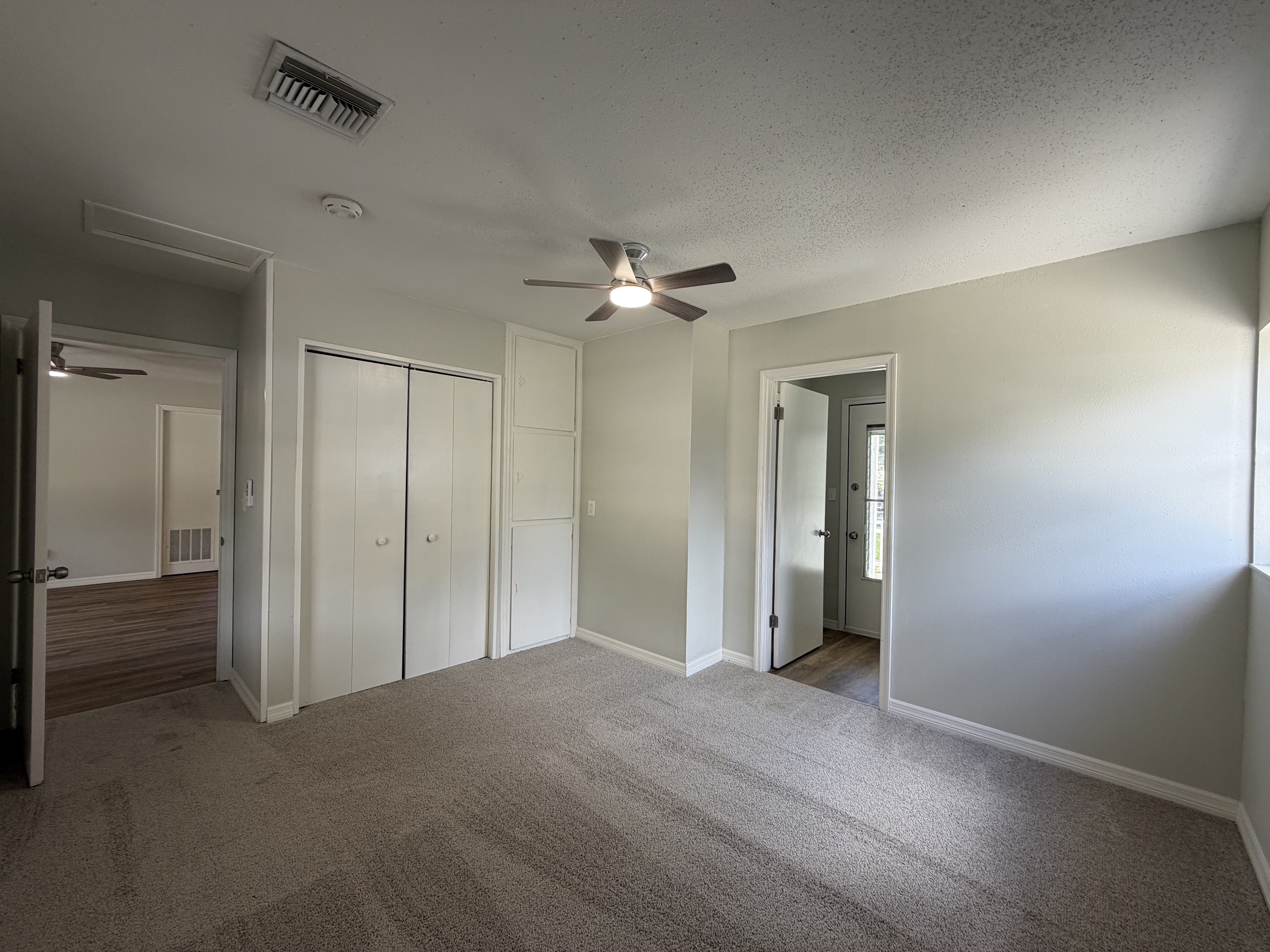 Photo 11 of 28 of 4526 Eagles Nest Rd, Fruitland Park, FL