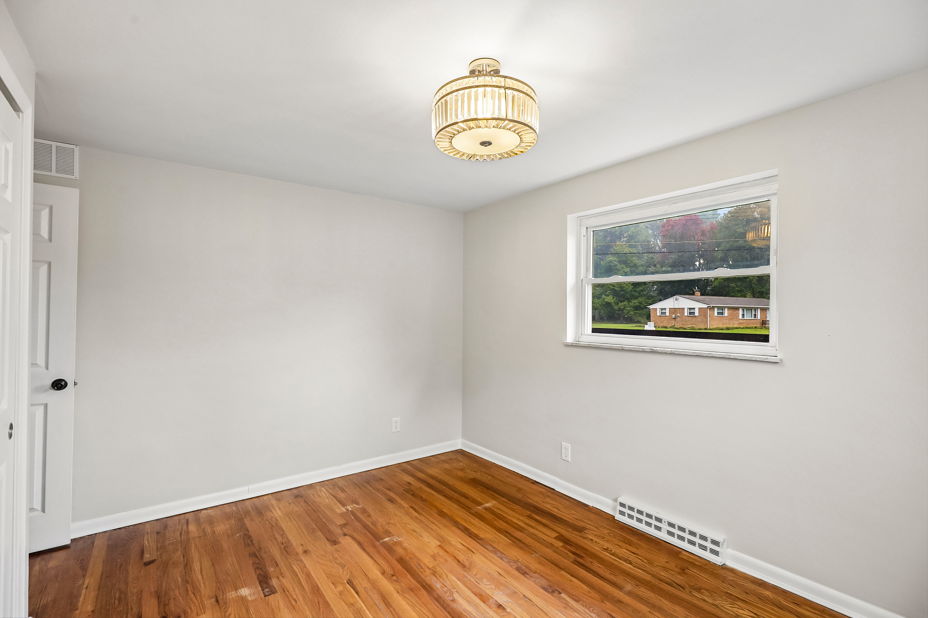 Photo 9 of 28 of 4481 Forest Trl, Cincinnati, OH