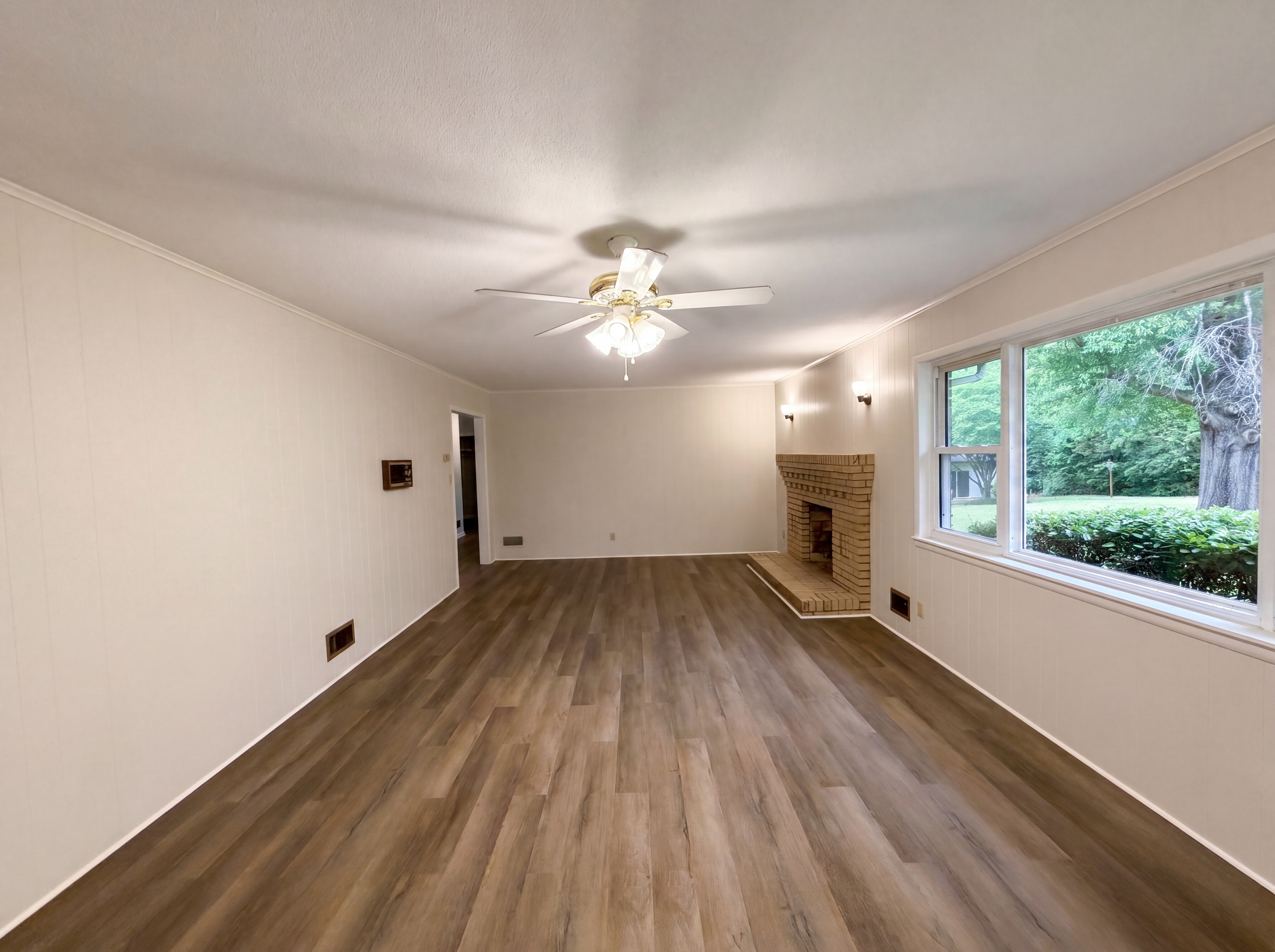 Photo 3 of 19 of 128 Greenview Dr, Kannapolis, NC