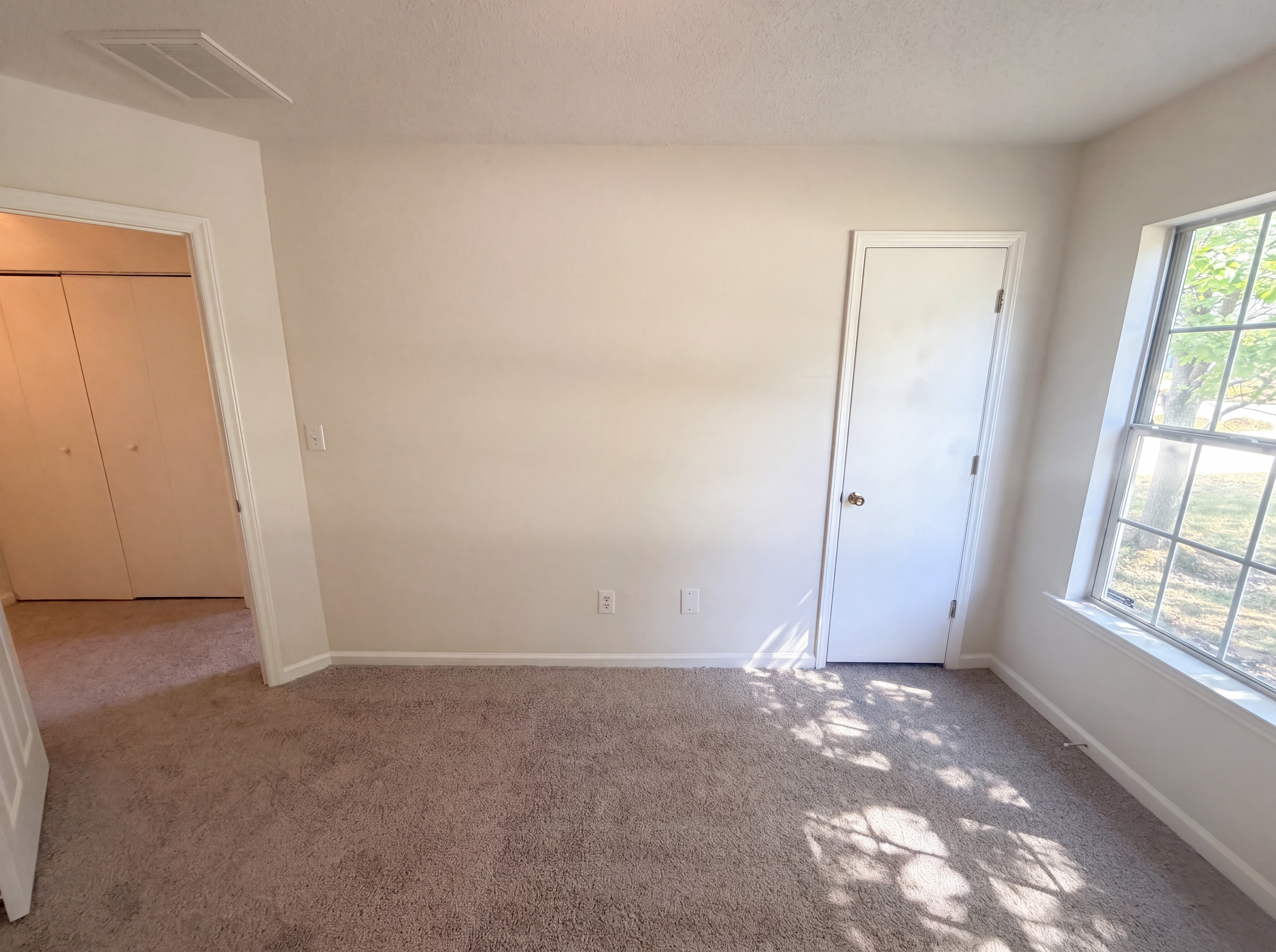 Photo 14 of 21 of 4234 Nestleway Ct, Greensboro, NC