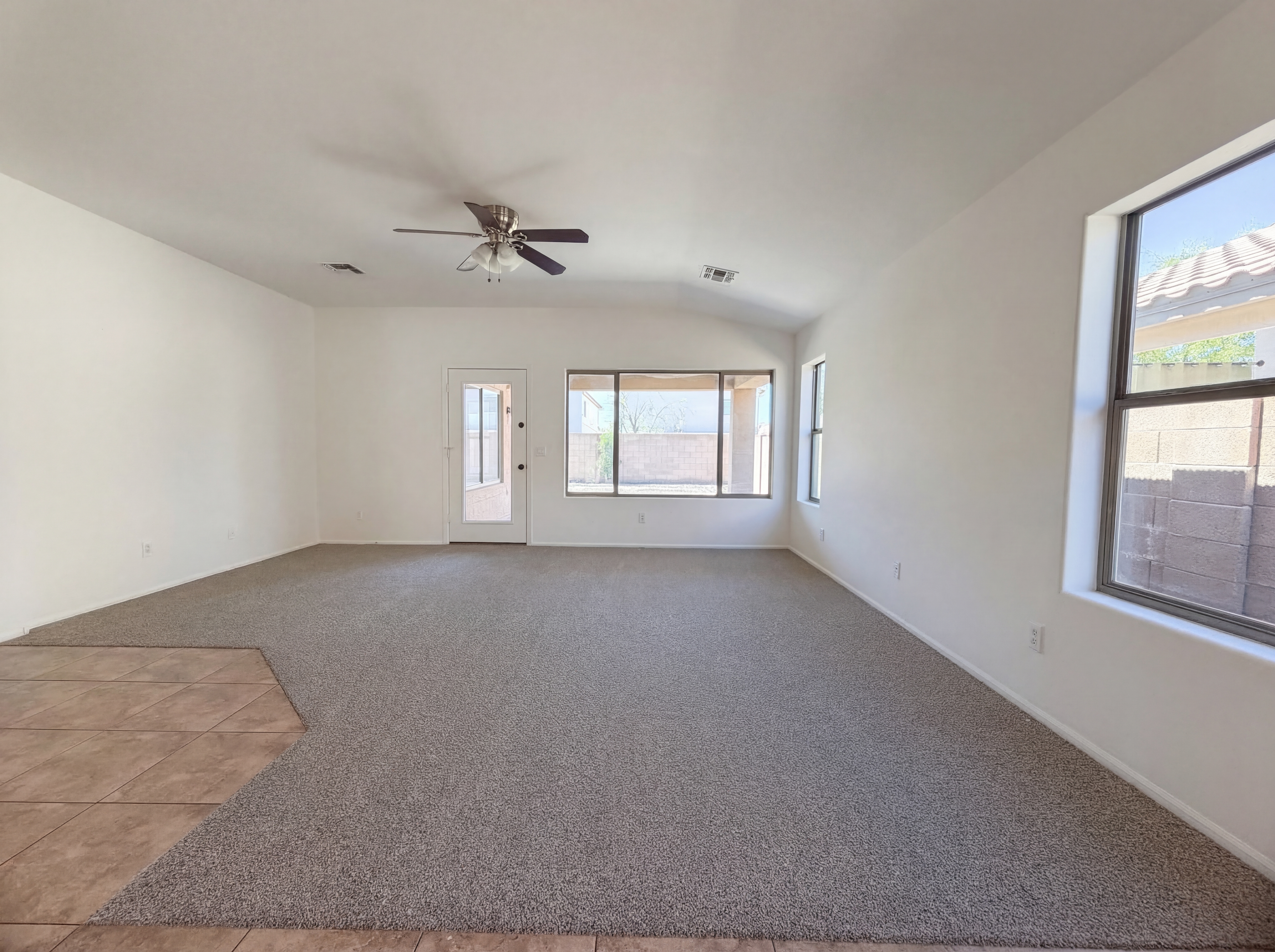 Photo 3 of 17 of 38060 N Bonnie Ln, San Tan Valley, AZ
