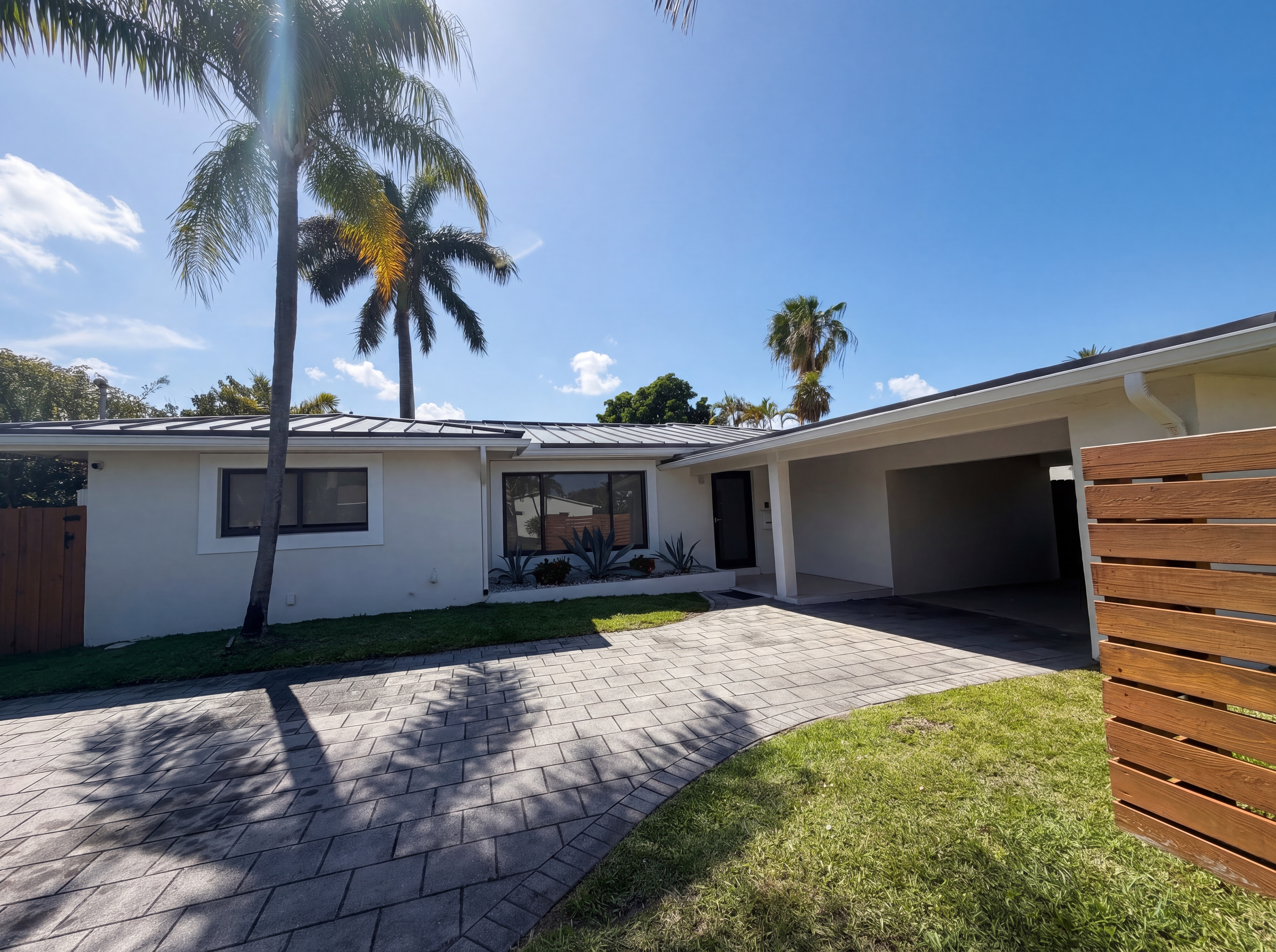 Photo 13 of 17 of 1717 NE 20th Ave, Fort Lauderdale, FL