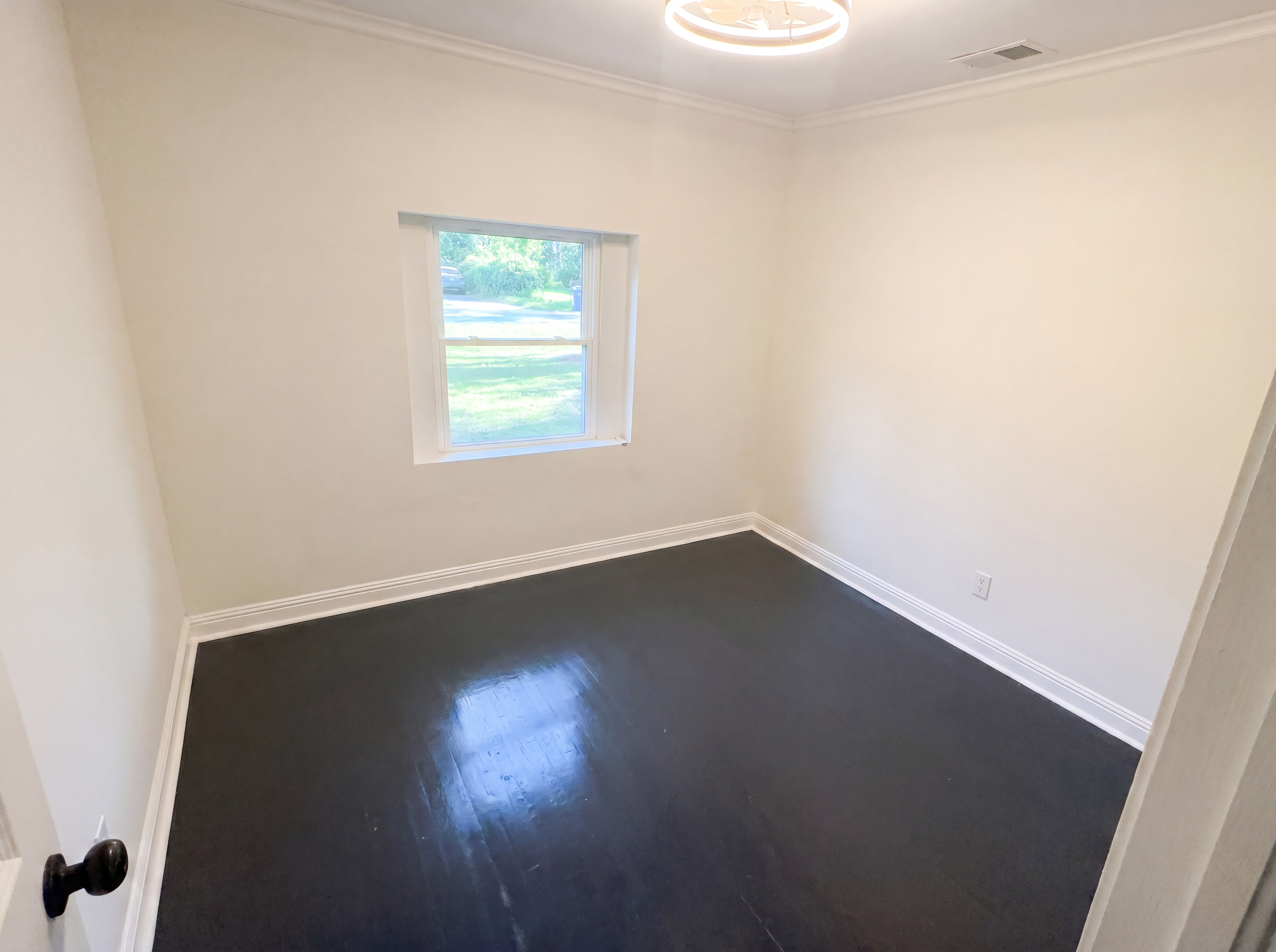 Photo 9 of 21 of 601 Community Dr, Waycross, GA