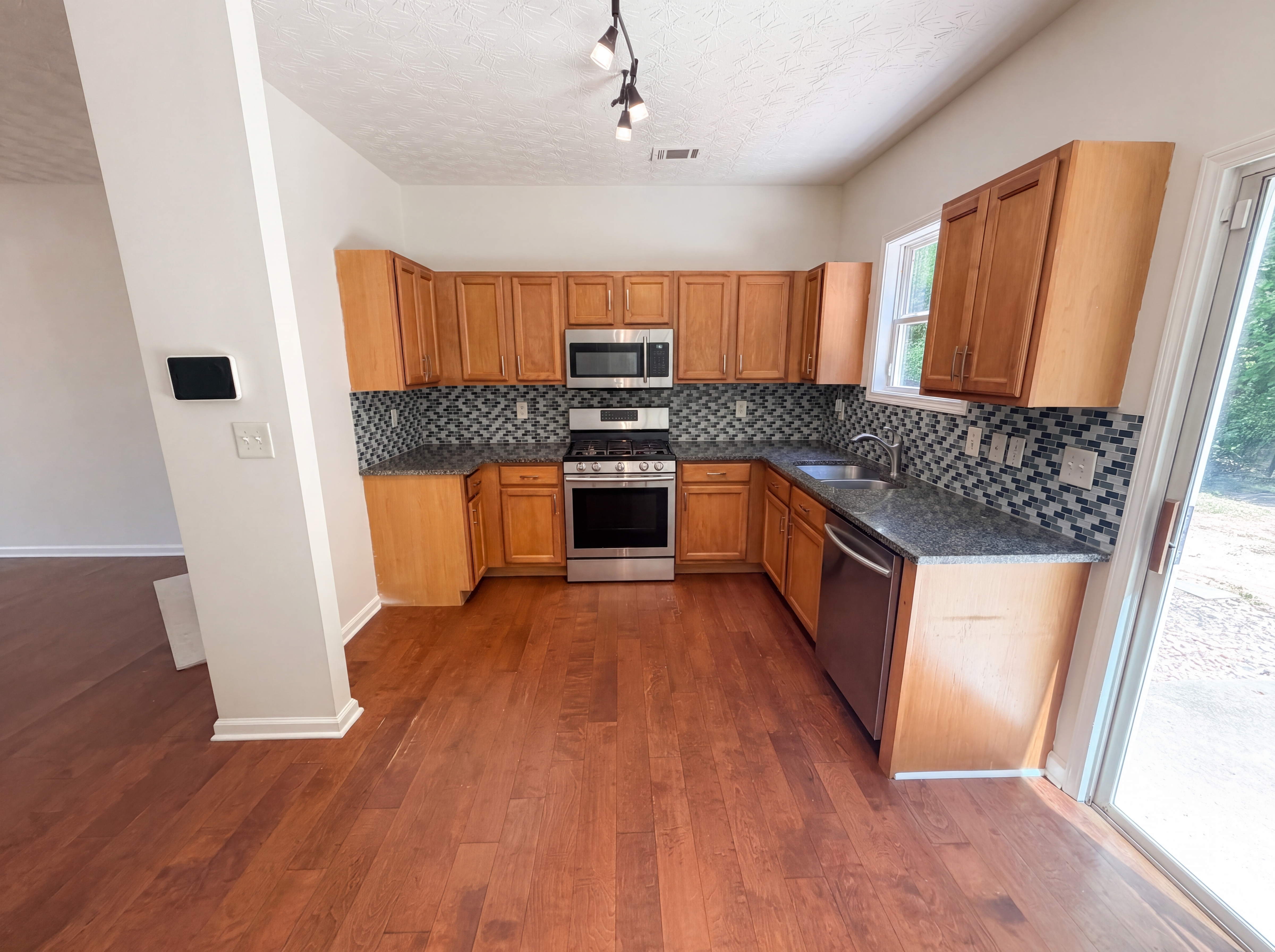 Photo 2 of 22 of 603 Marsh Lake Rd, Lawrenceville, GA
