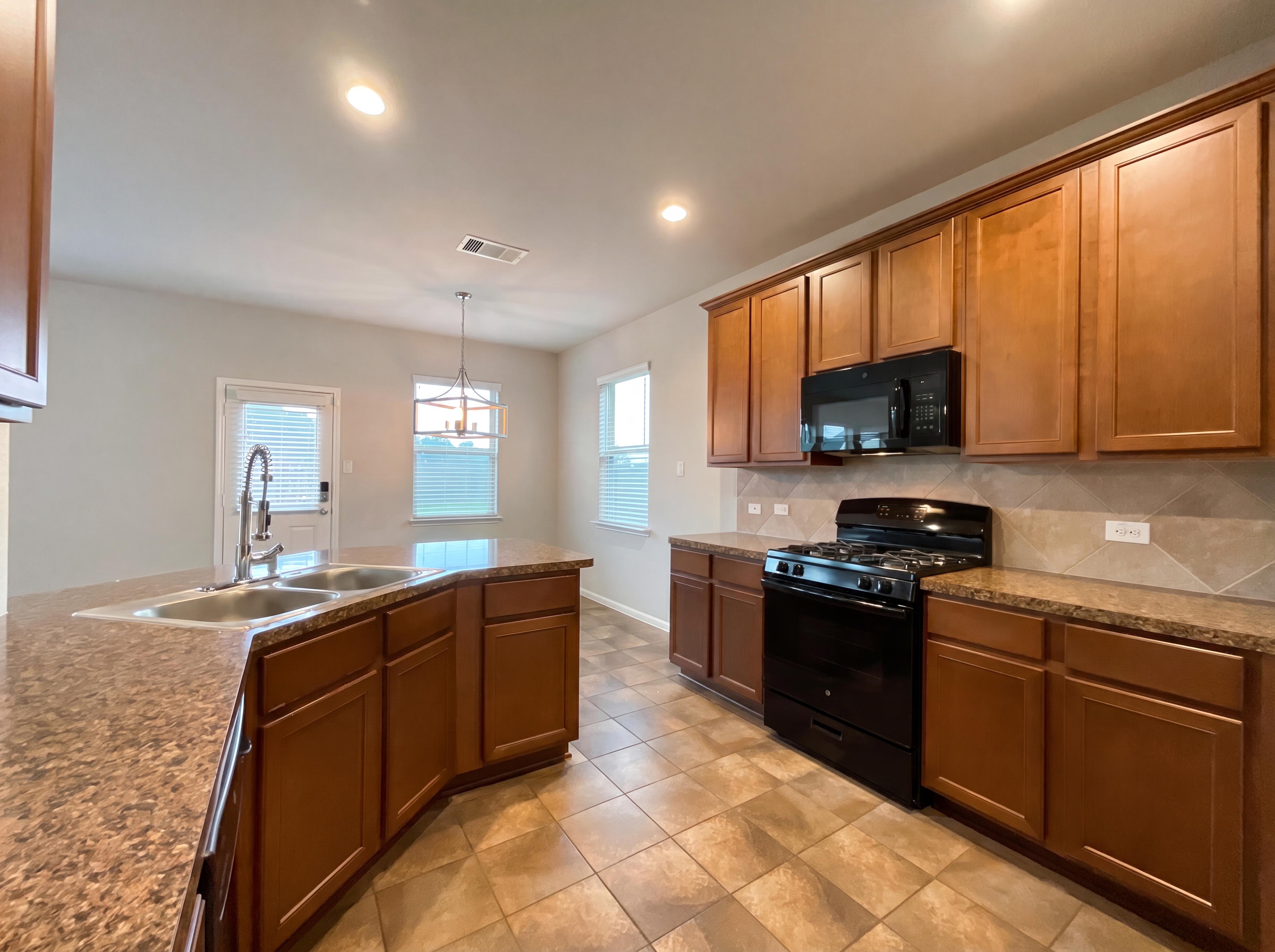 Photo 9 of 20 of 10310 Lake Huron Dr, Humble, TX