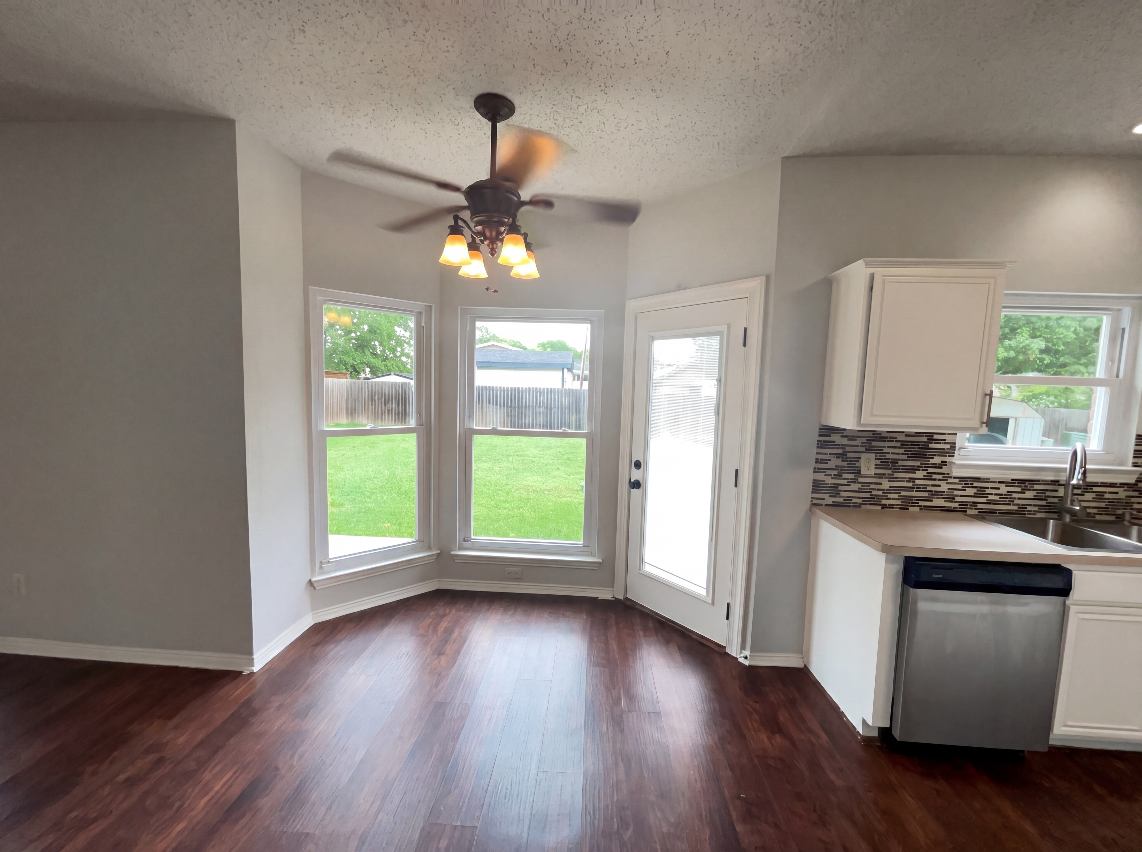 Photo 7 of 19 of 1405 Turtle Cove Dr, Little Elm, TX
