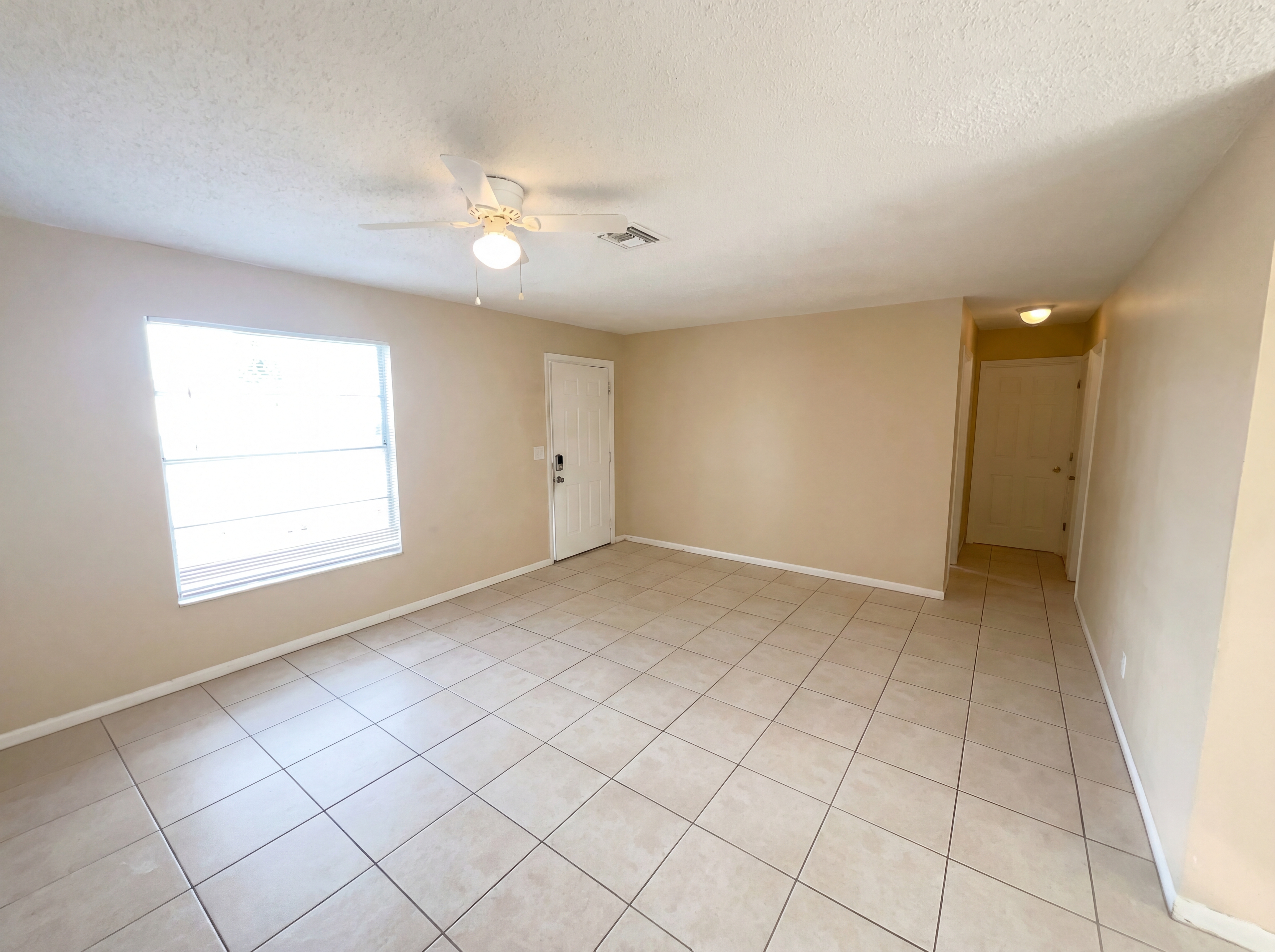 Photo 3 of 22 of 1118 SE Proctor Ln, Port Saint Lucie, FL