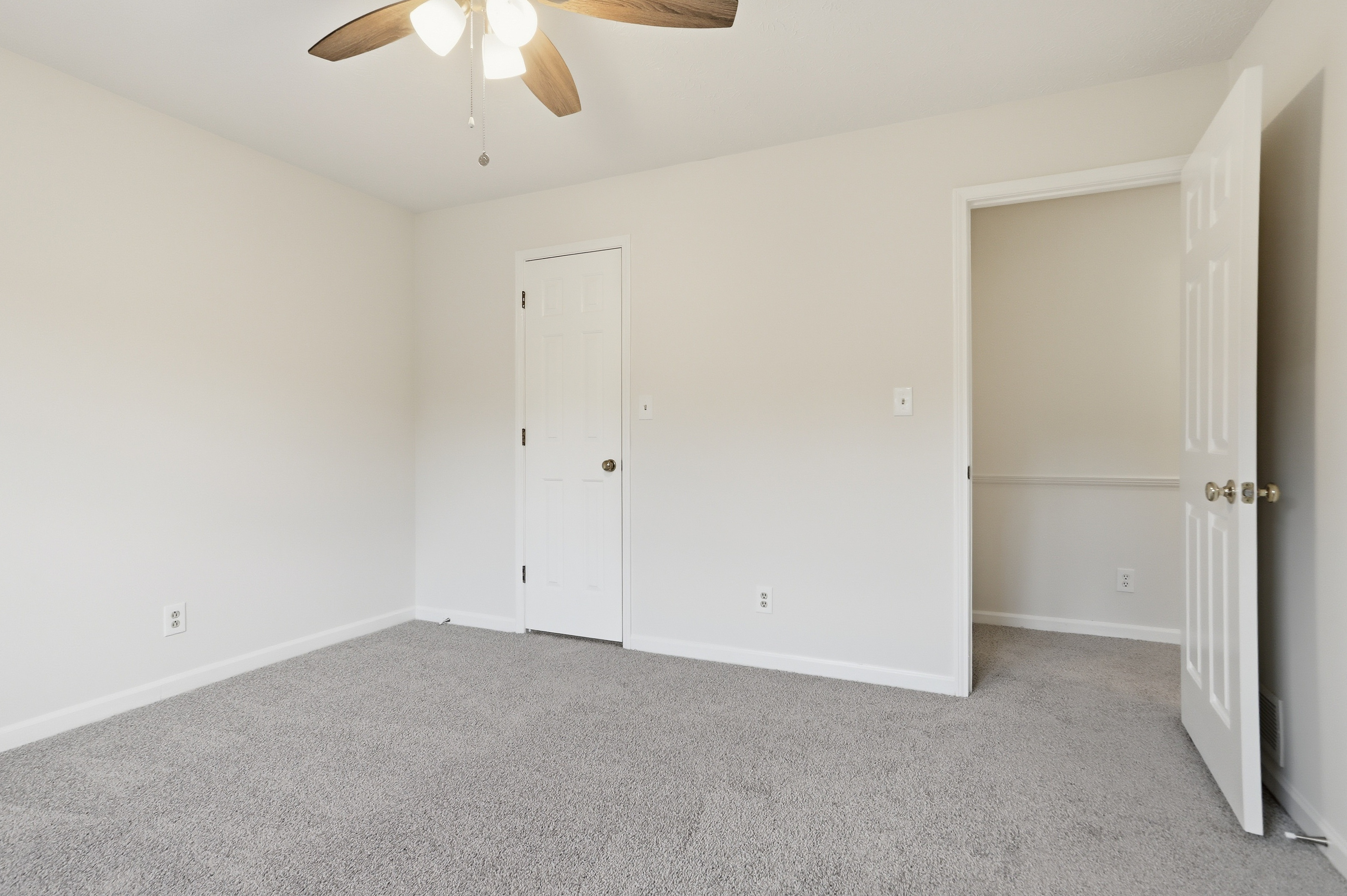 Photo 40 of 58 of 3839 Cotswold Dr , Lilburn, GA