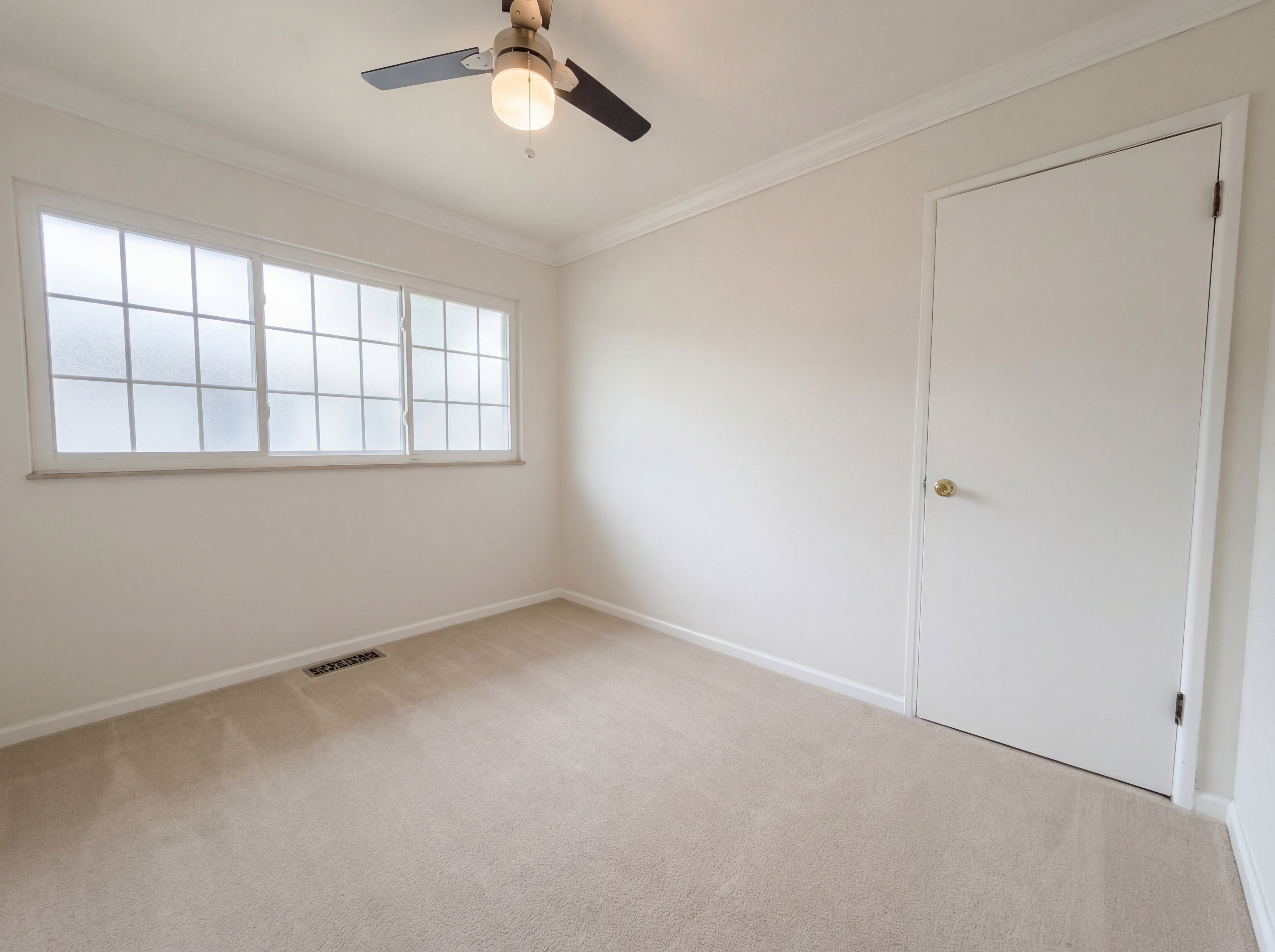 Photo 11 of 23 of 3325 Steed Dr, Florissant, MO