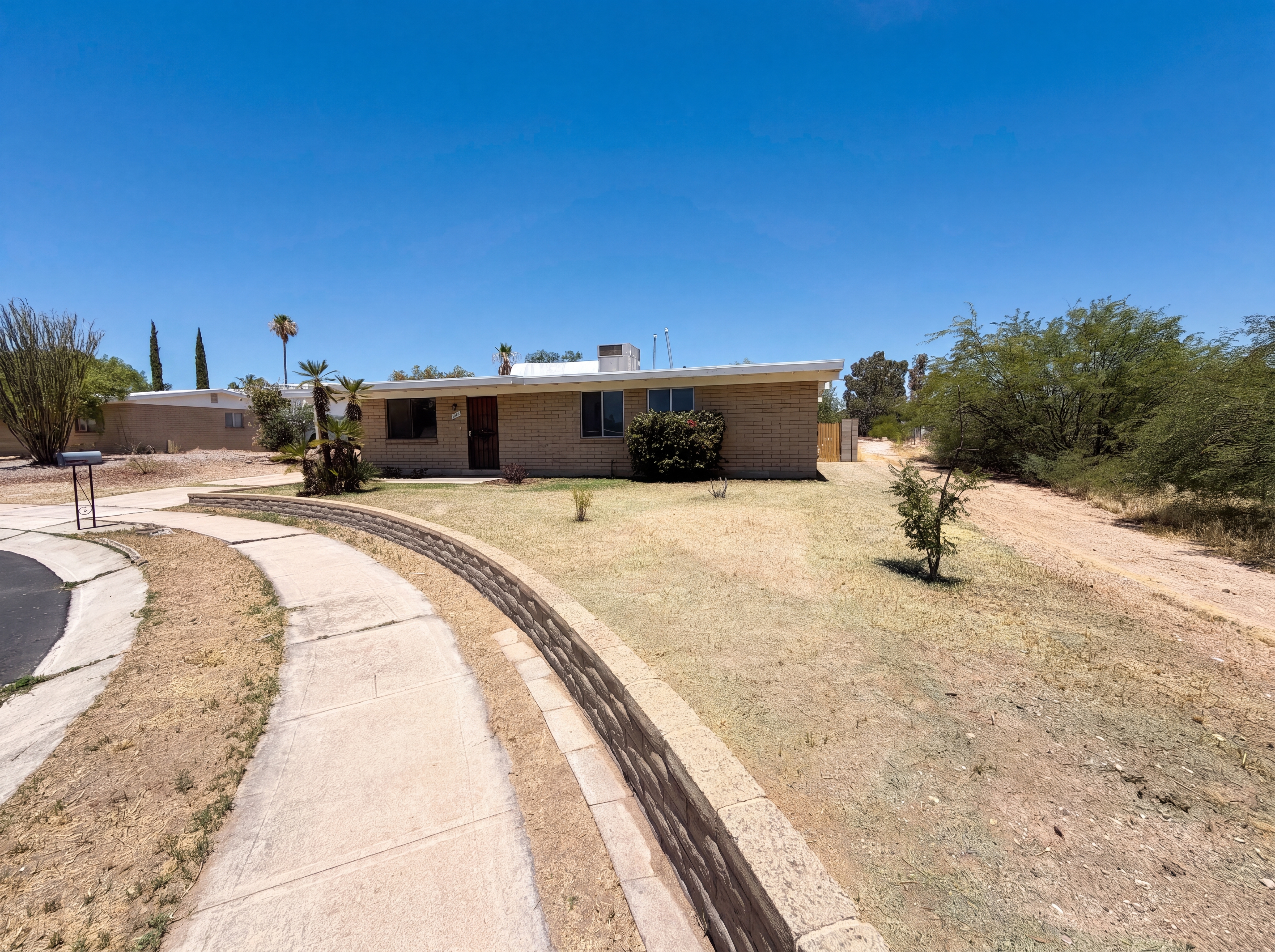 Photo 6 of 23 of 1525 S Renee Pl, Tucson, AZ