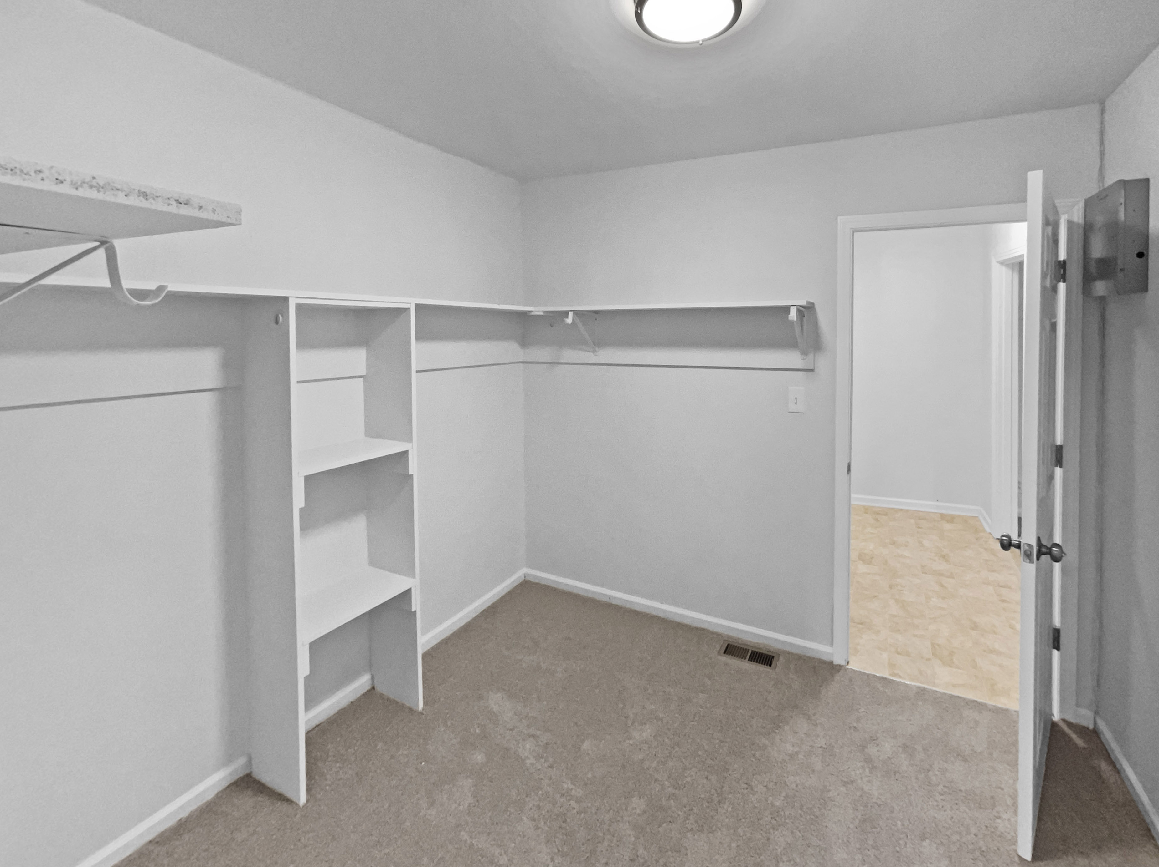 Photo 17 of 28 of 4028 Catalpa Ave, Knoxville, TN