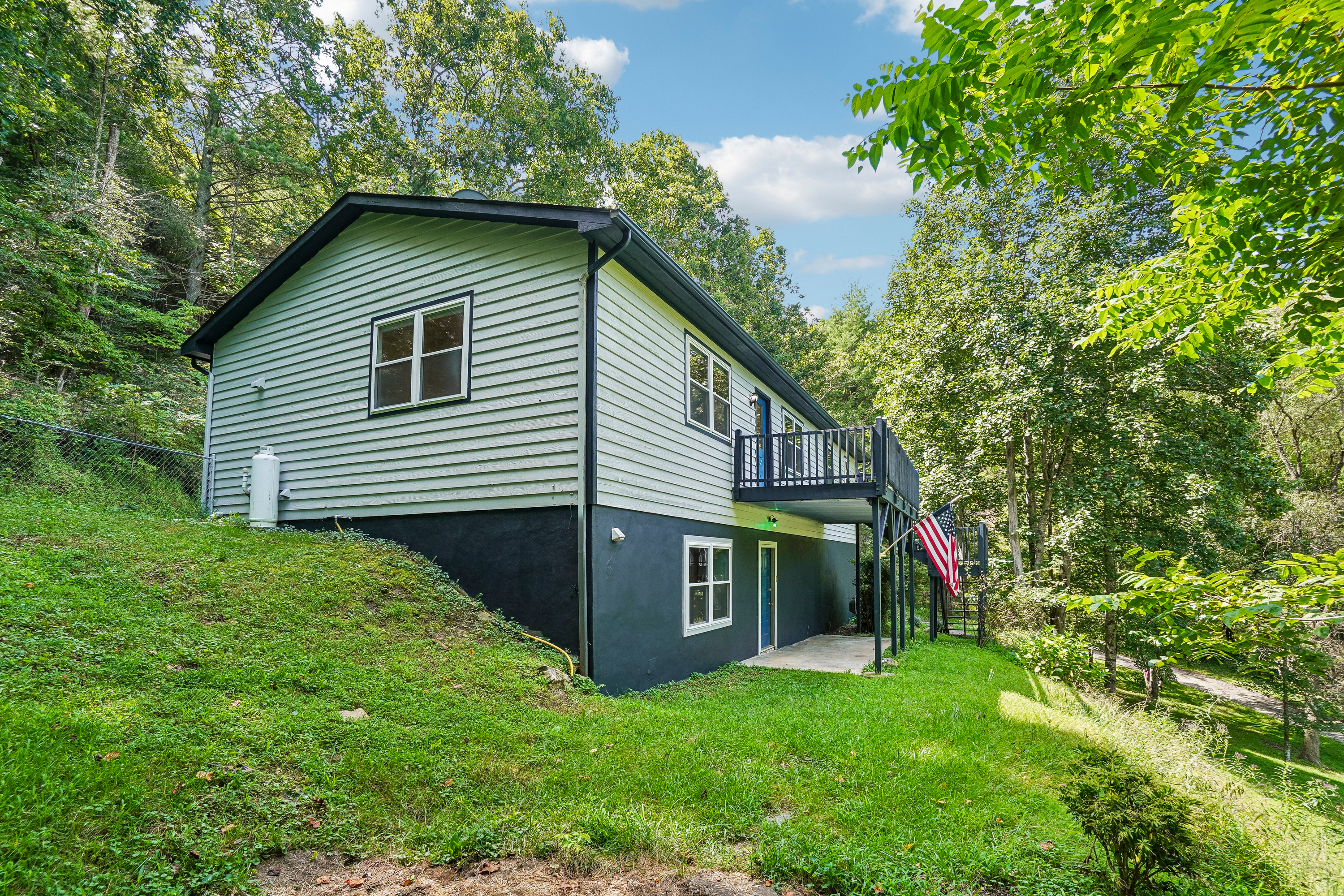Photo 39 of 46 of 19 Jupiter Hts, Weaverville, NC