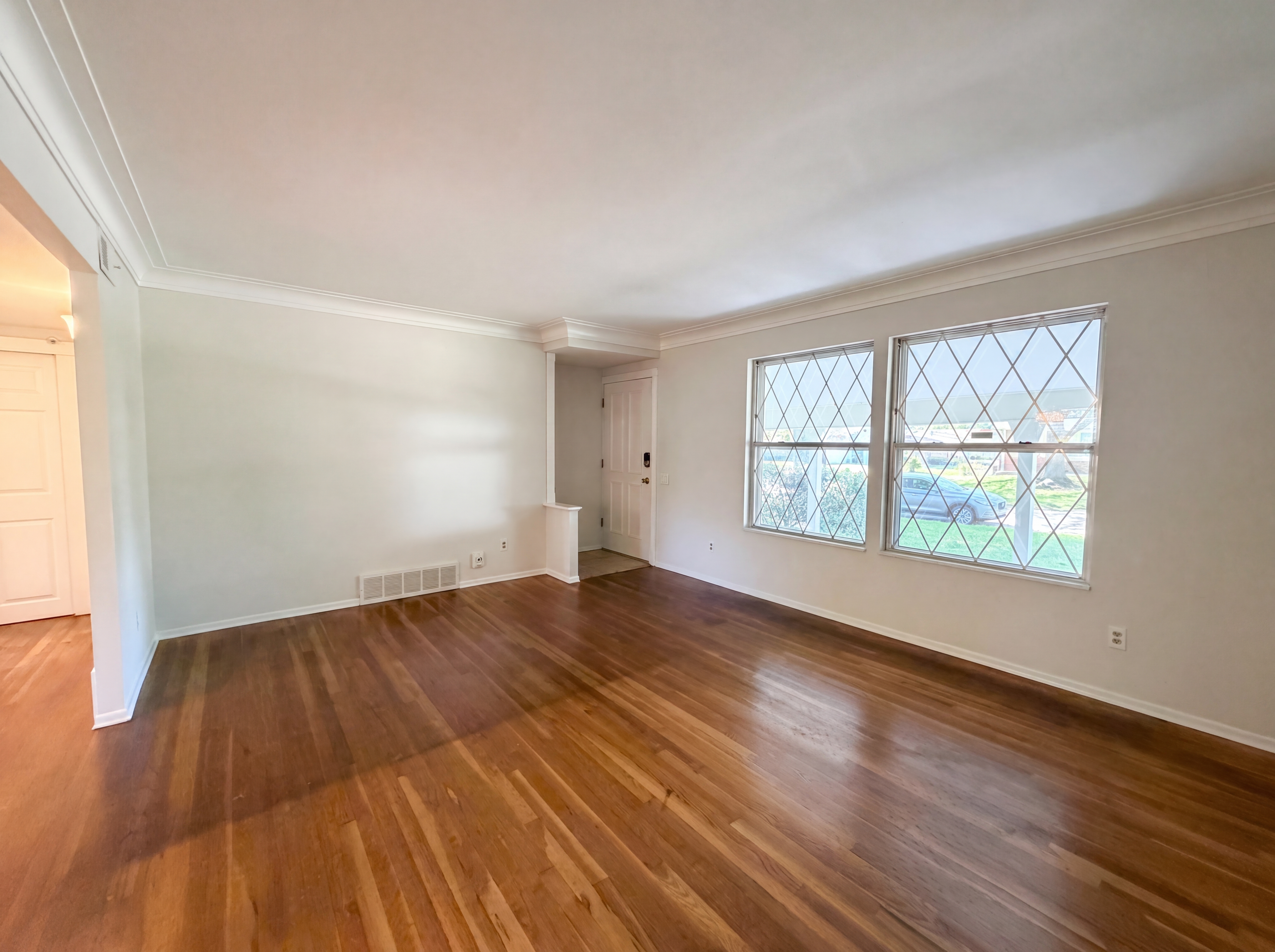 Photo 3 of 18 of 1321 Petite Dr, Saint Louis, MO