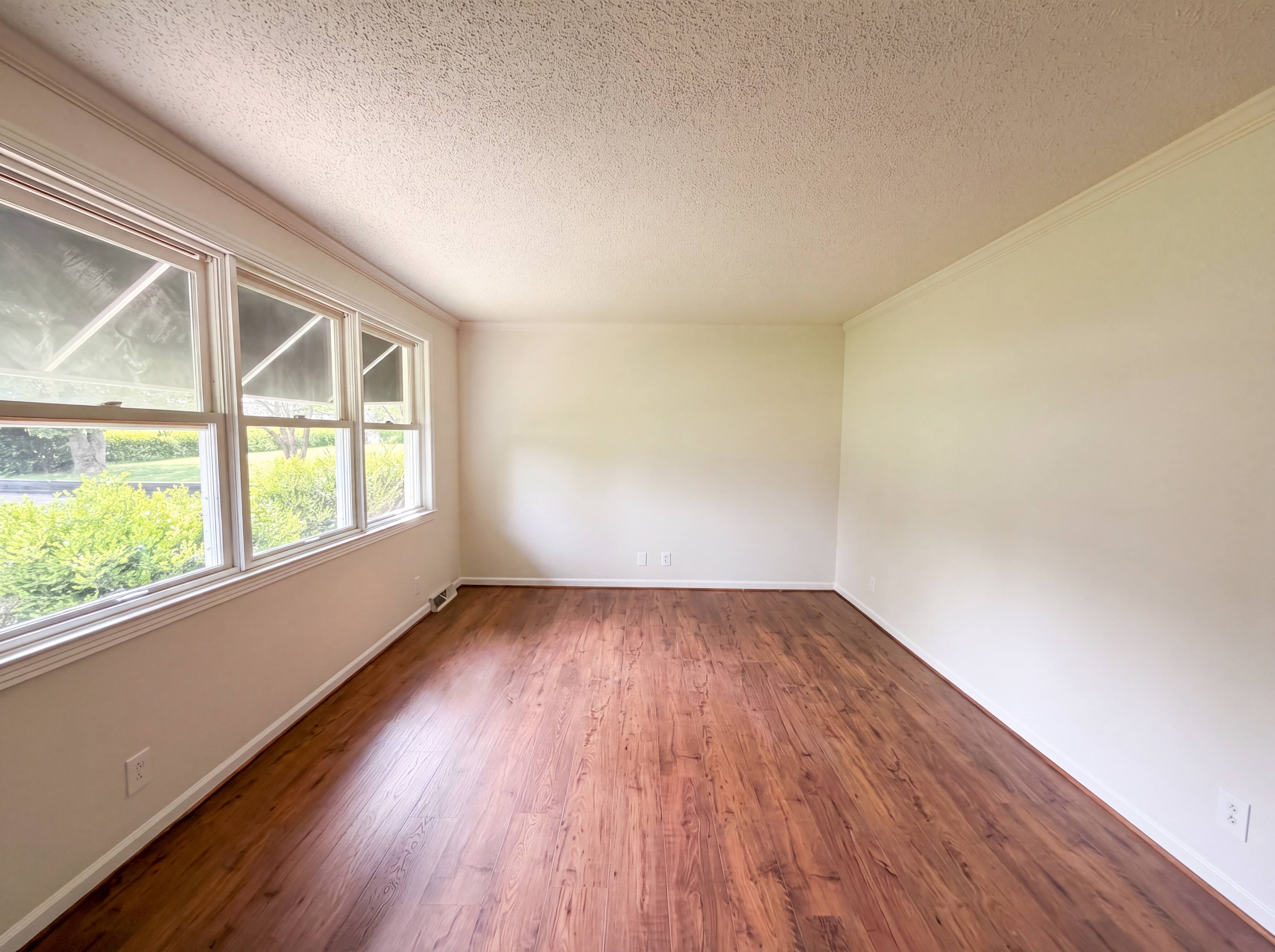 Photo 8 of 23 of 242 Kingswood Dr, Clarksville, TN
