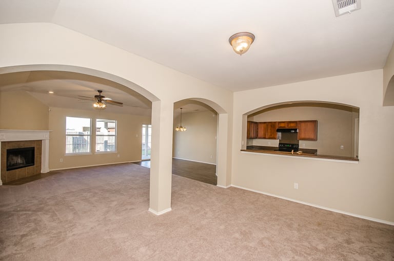 Photo 8 of 22 - 14516 Little Anne Dr, Little Elm, TX 75068
