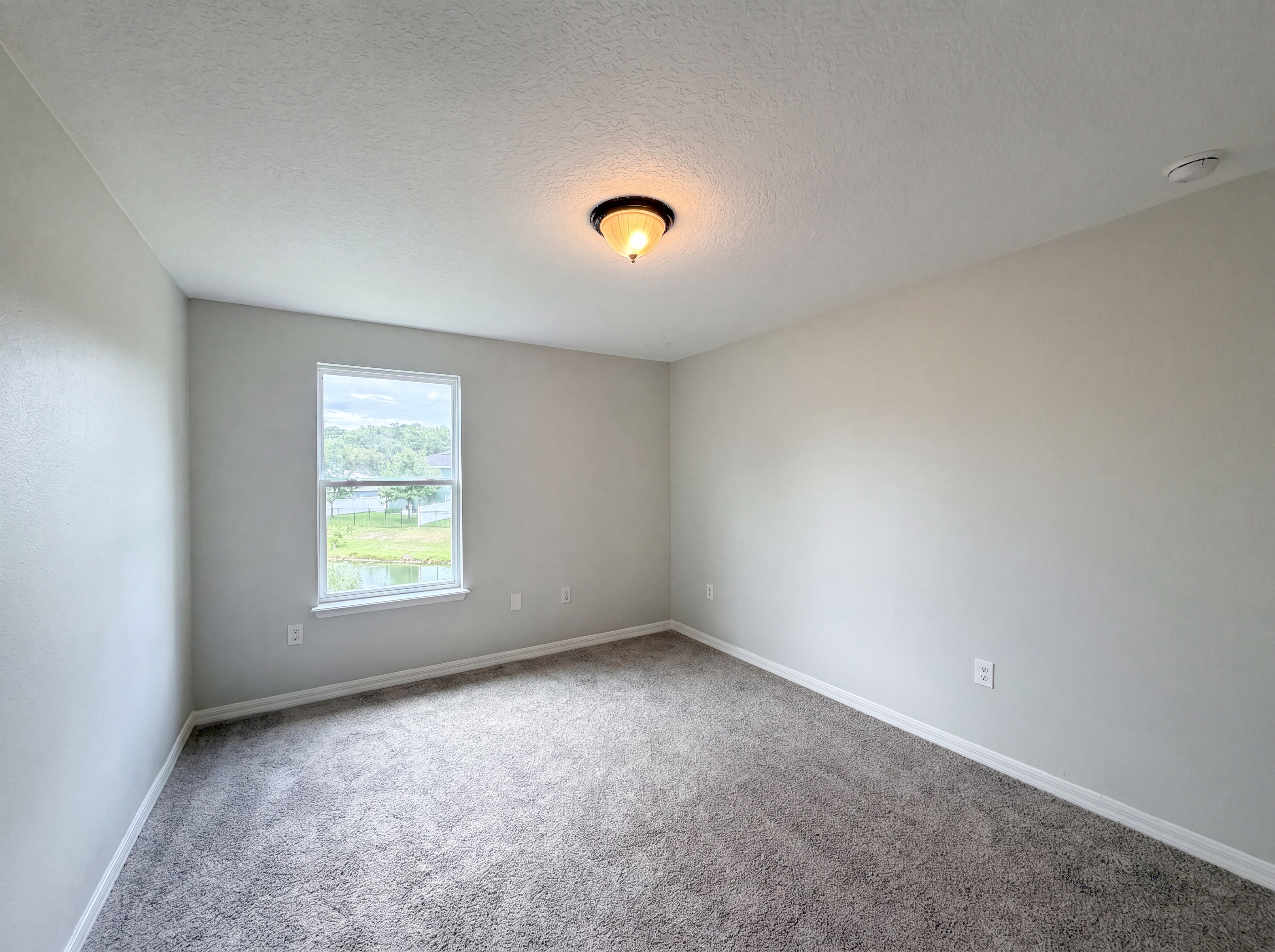 Photo 17 of 22 of 4876 Grassy Knoll Dr, Tavares, FL