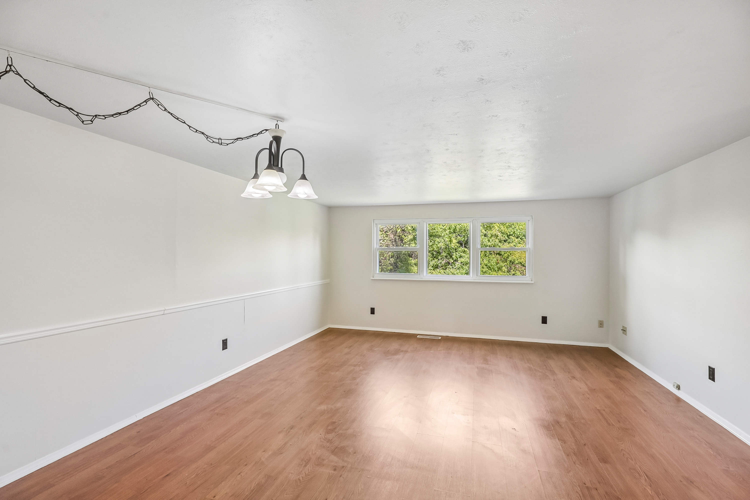 Photo 7 of 39 of 6423 Luton Ct, Dayton, OH