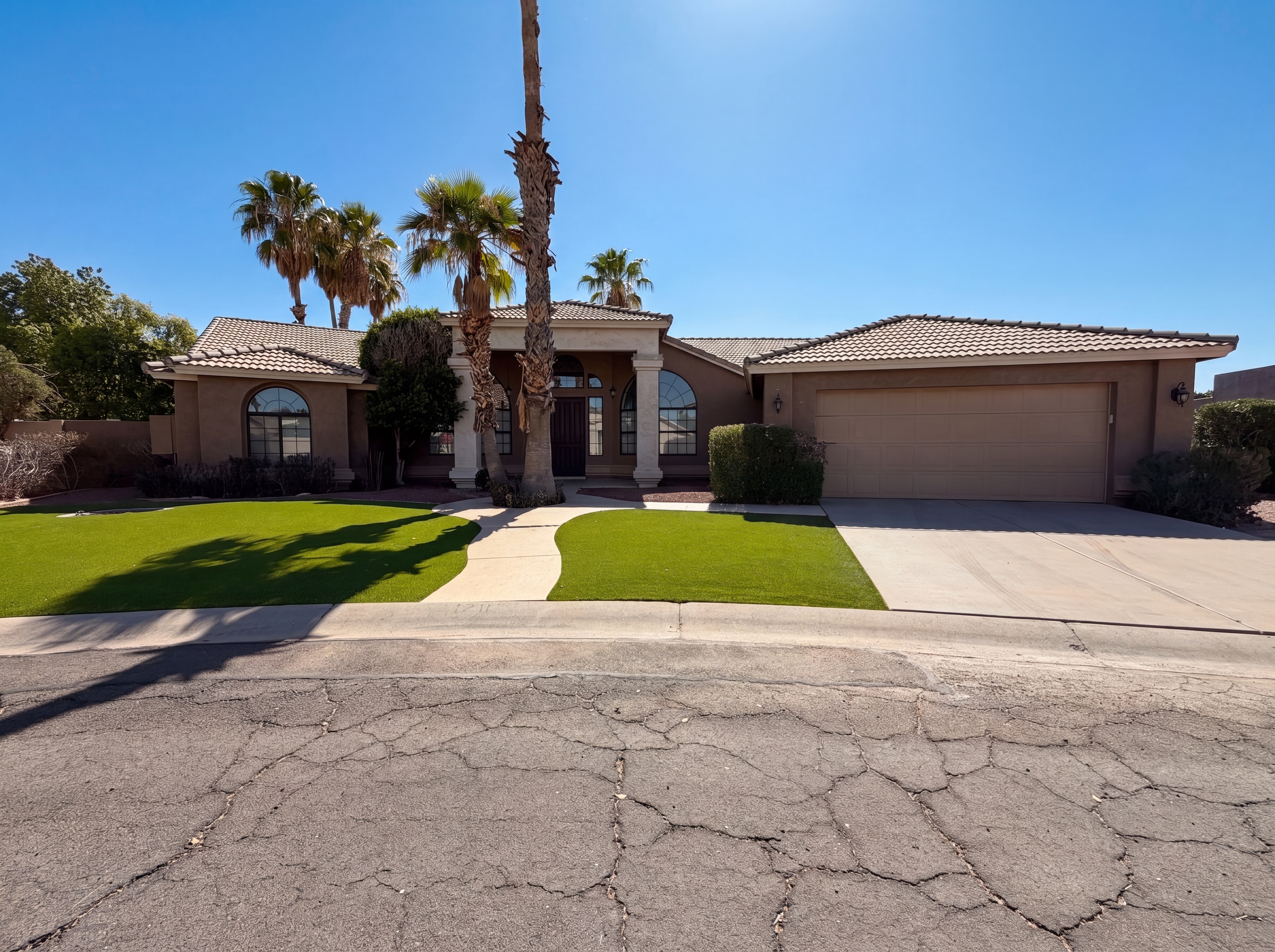 Photo 19 of 25 of 1207 E Clearview Dr, Casa Grande, AZ