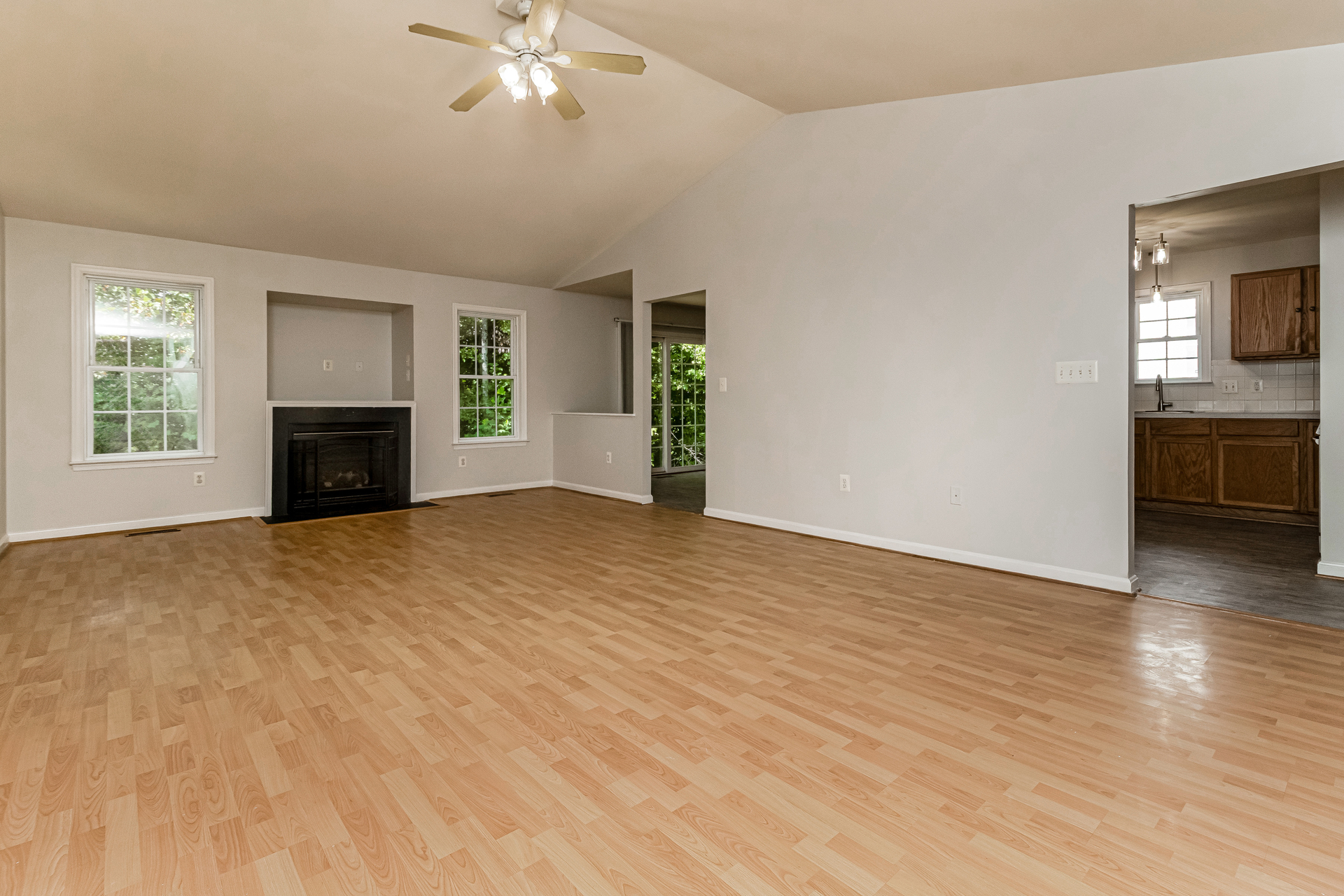 Photo 3 of 22 of 10116 Chesney Dr, Spotsylvania, VA