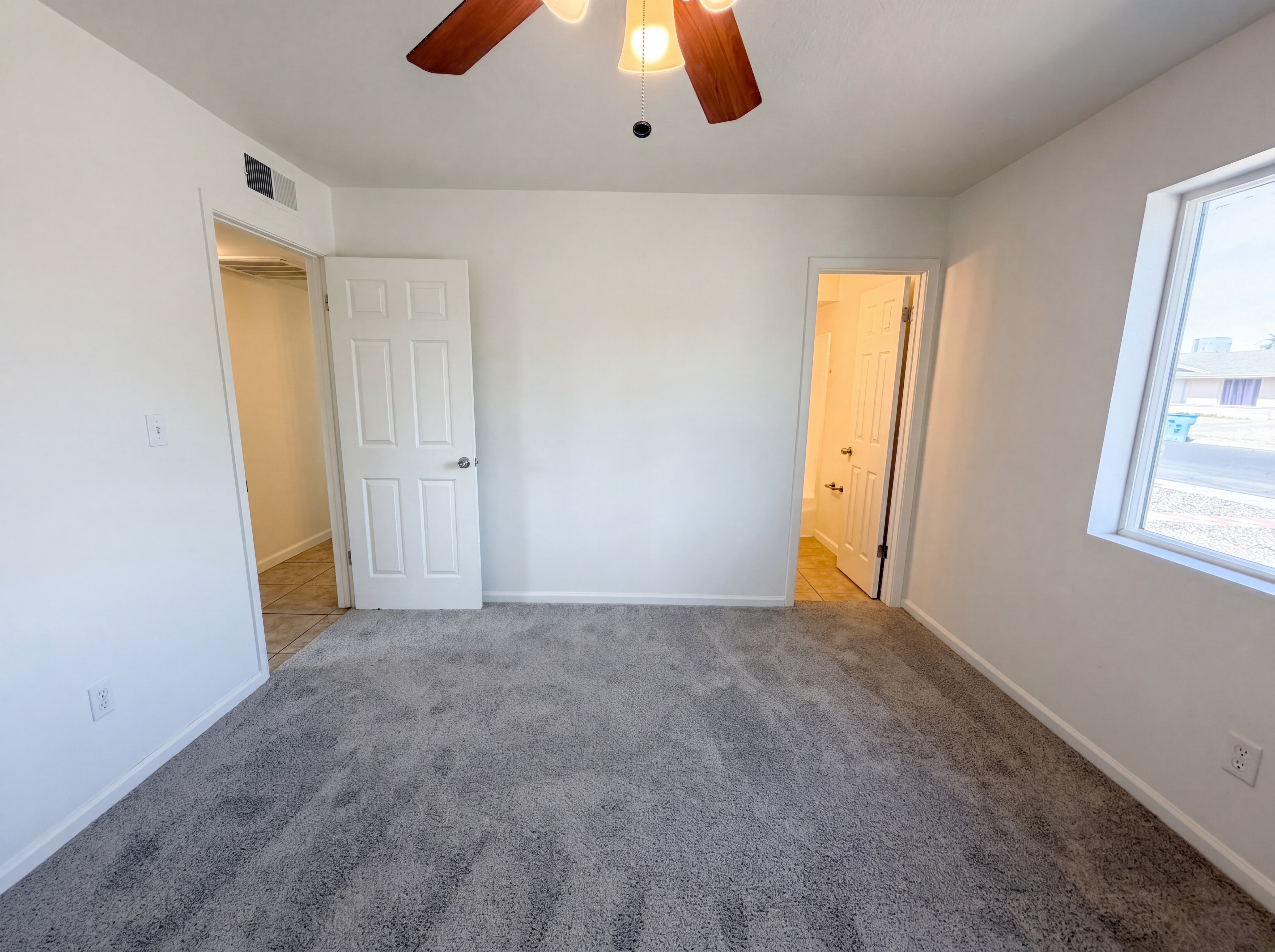 Photo 4 of 20 of 17457 N 14th Ave, Phoenix, AZ